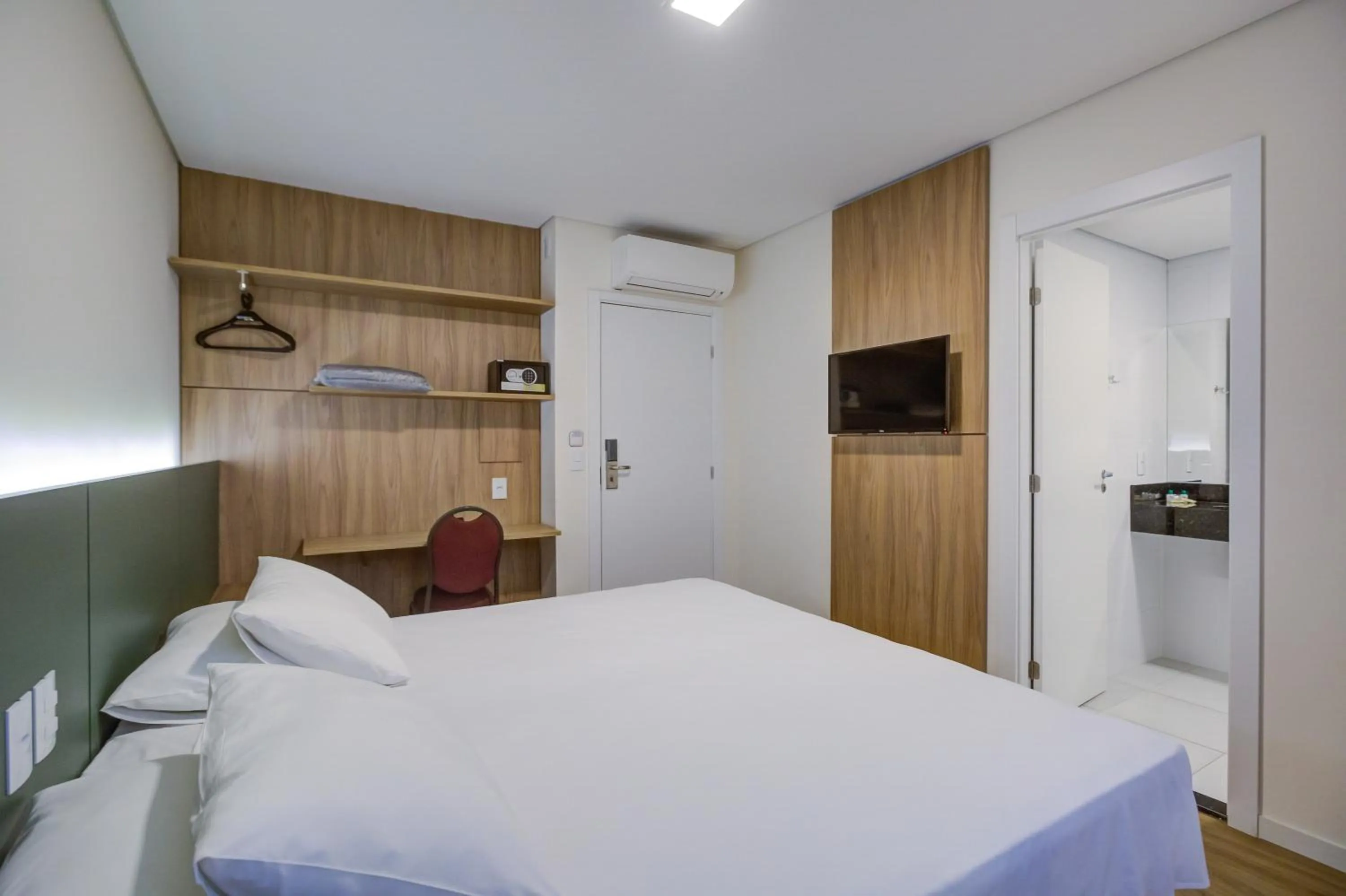 Bedroom, Bed in Viale Iguassu Hotel