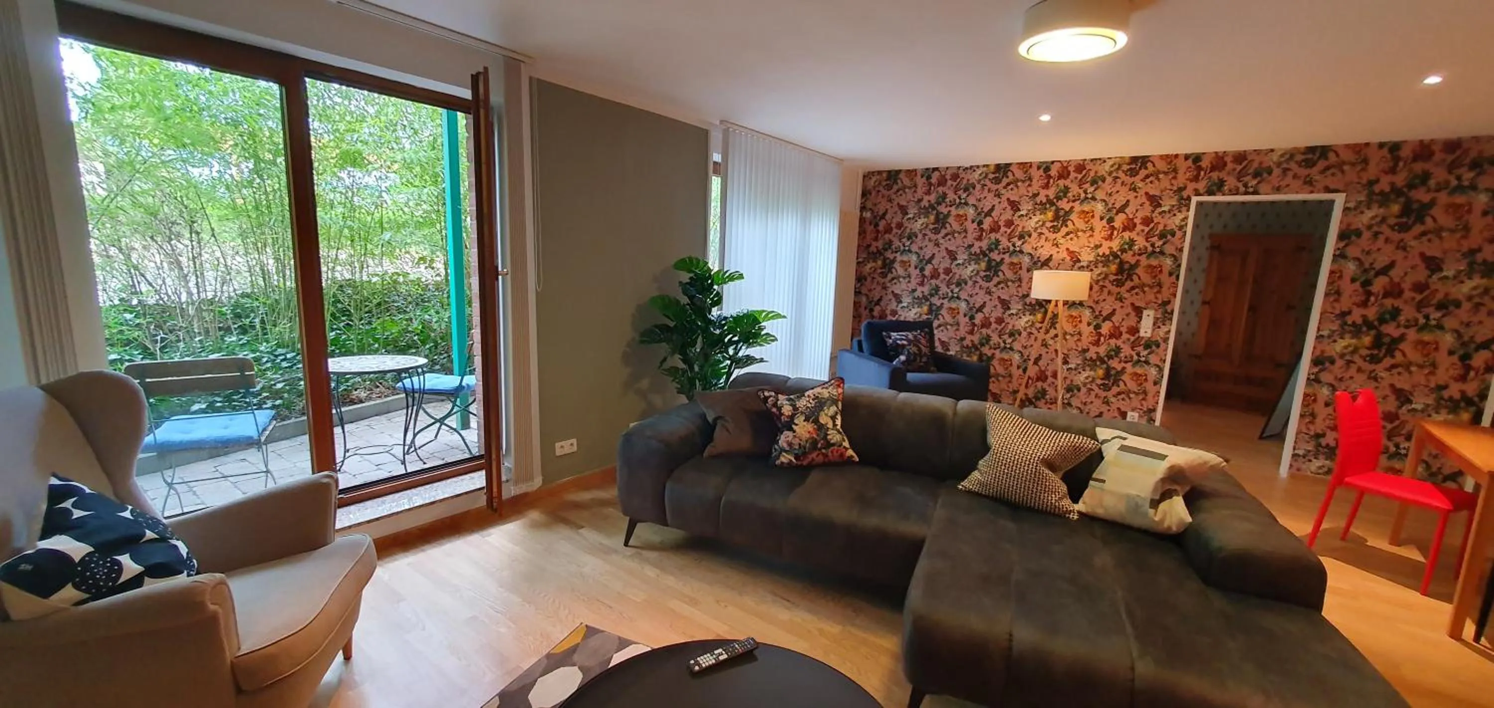 Seating area in Solitaire Hotel