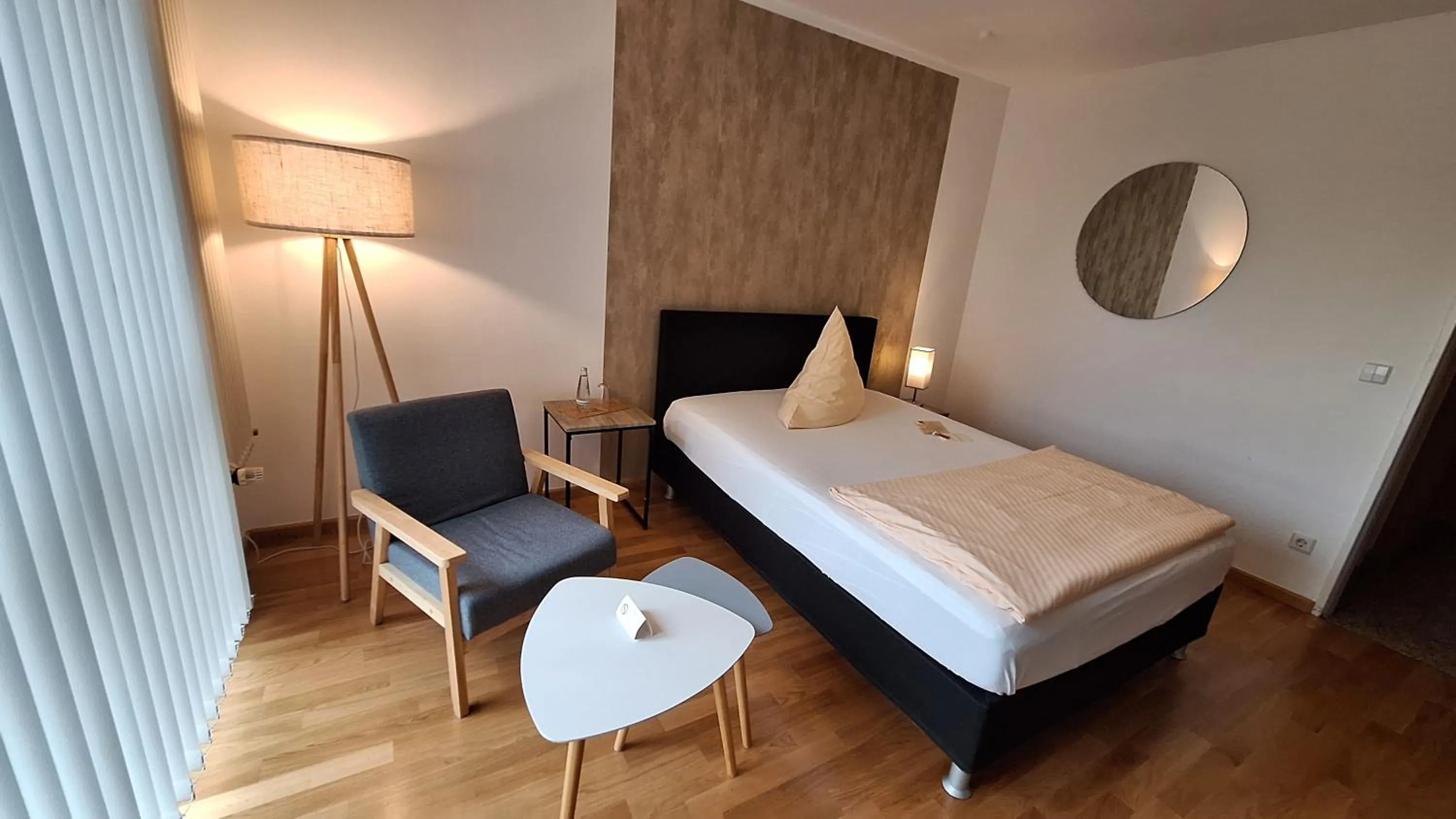 Photo of the whole room, Bed in Solitaire Hotel