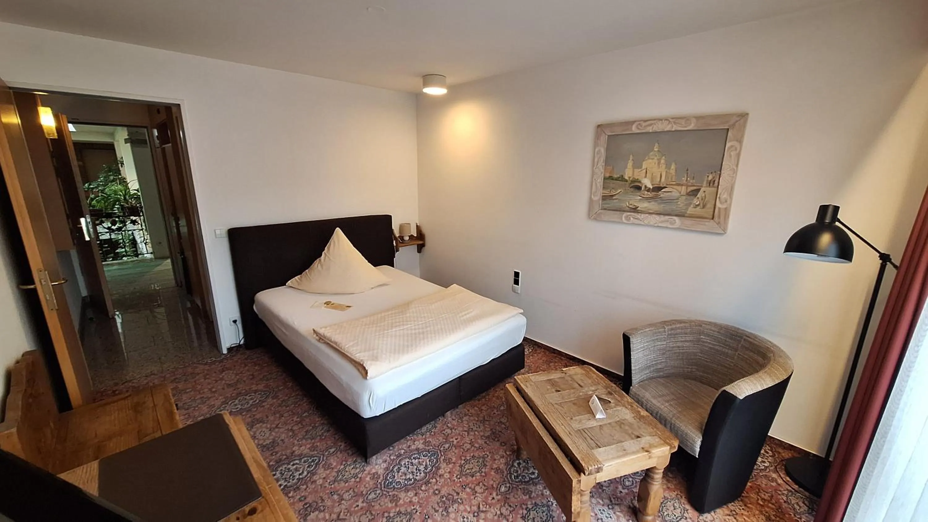 Bed in Solitaire Hotel