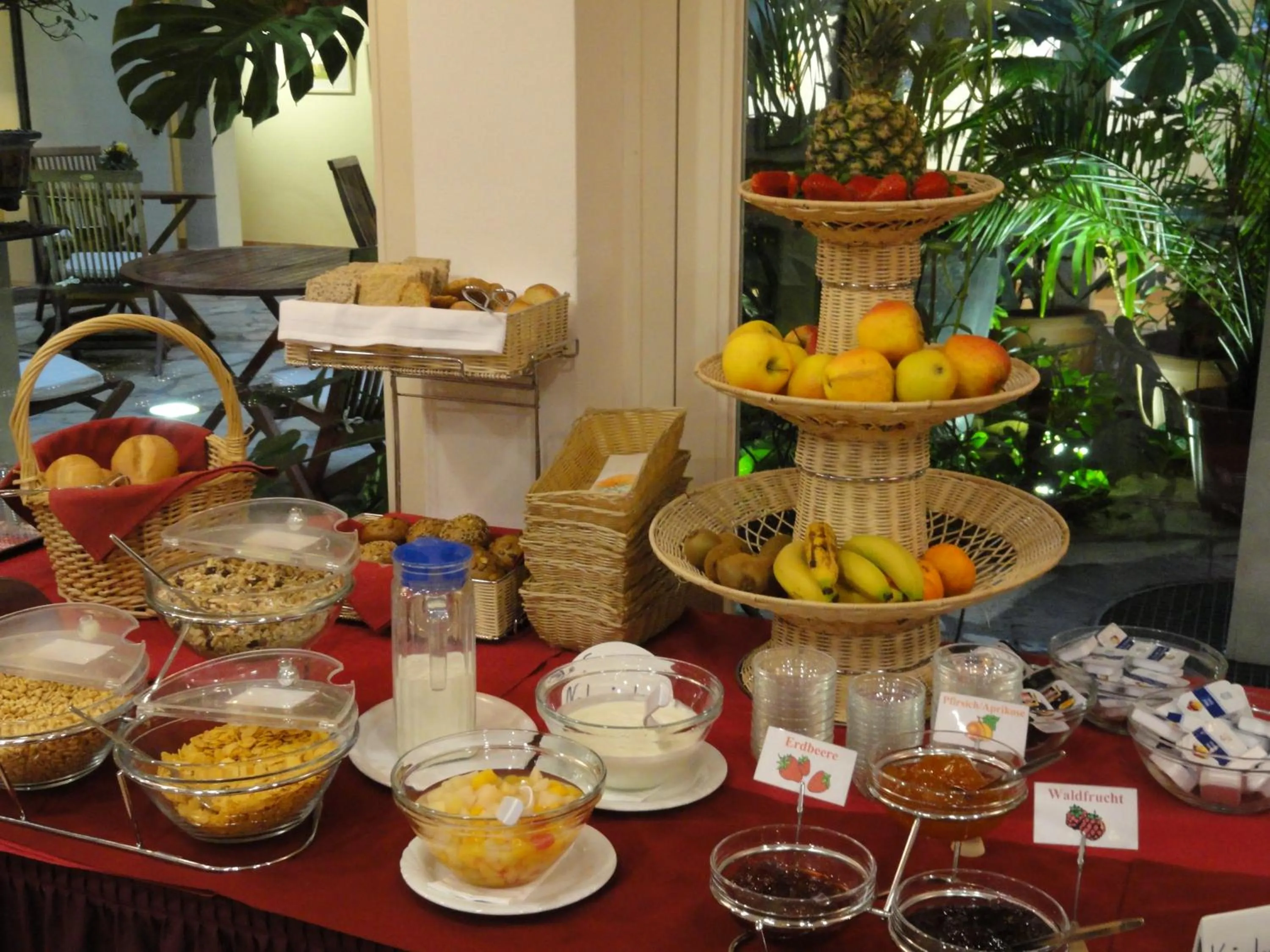 Breakfast in Solitaire Hotel