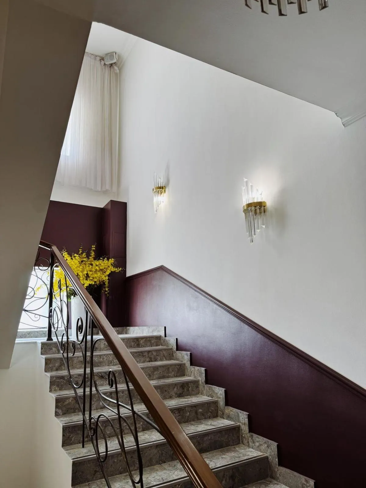 Property building in Mildom Hotel