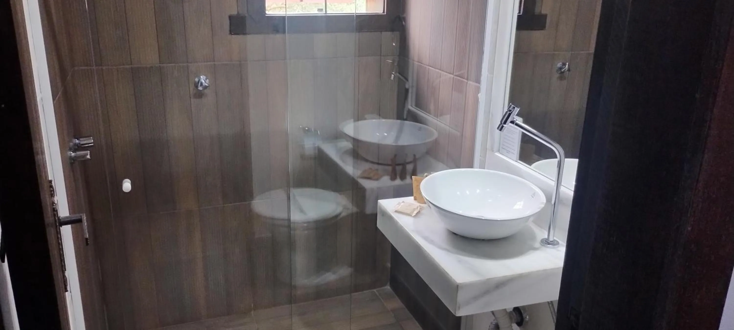 Bathroom in POUSADA APOEMA PETRÓPOLIS-Rj