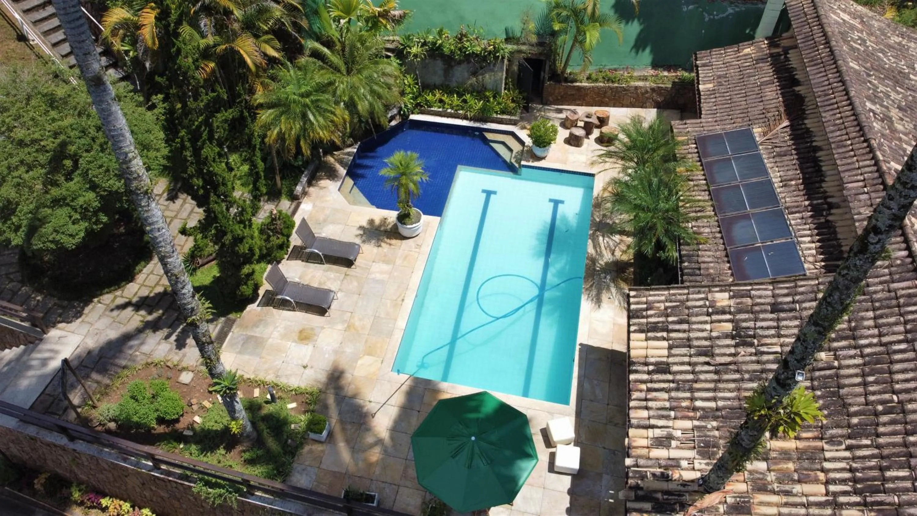 Swimming pool in POUSADA APOEMA PETRÓPOLIS-Rj