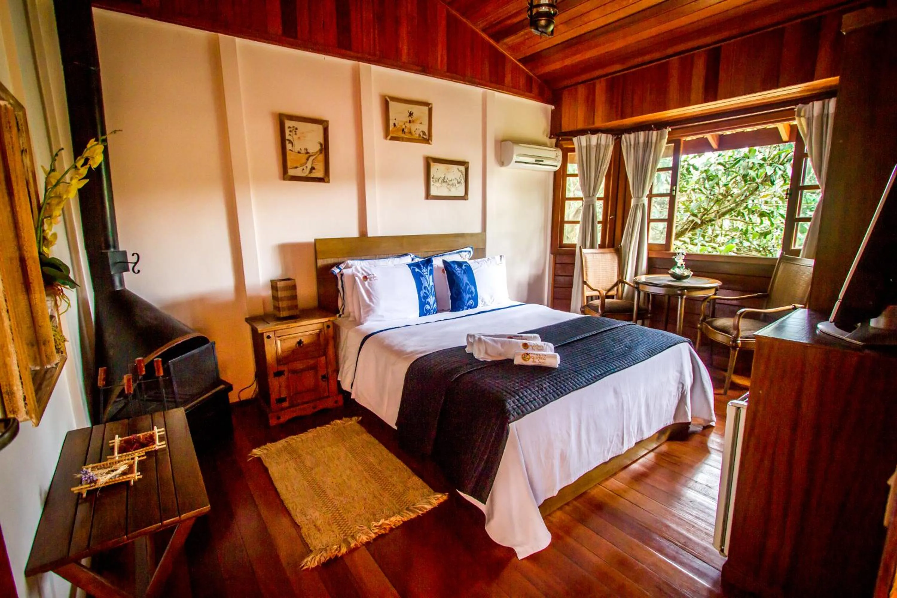 Photo of the whole room, Bed in POUSADA APOEMA PETRÓPOLIS-Rj