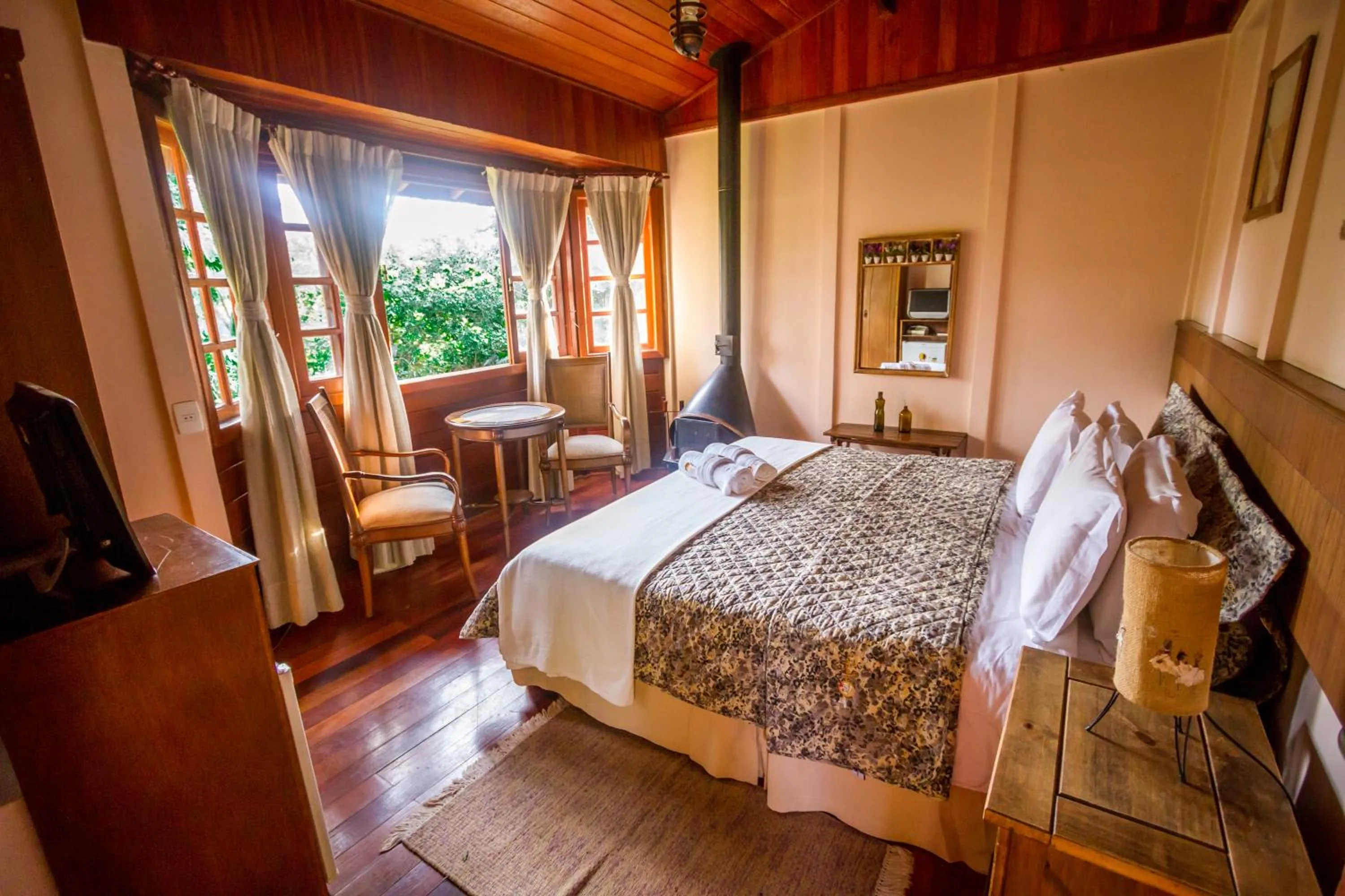 Photo of the whole room, Bed in POUSADA APOEMA PETRÓPOLIS-Rj