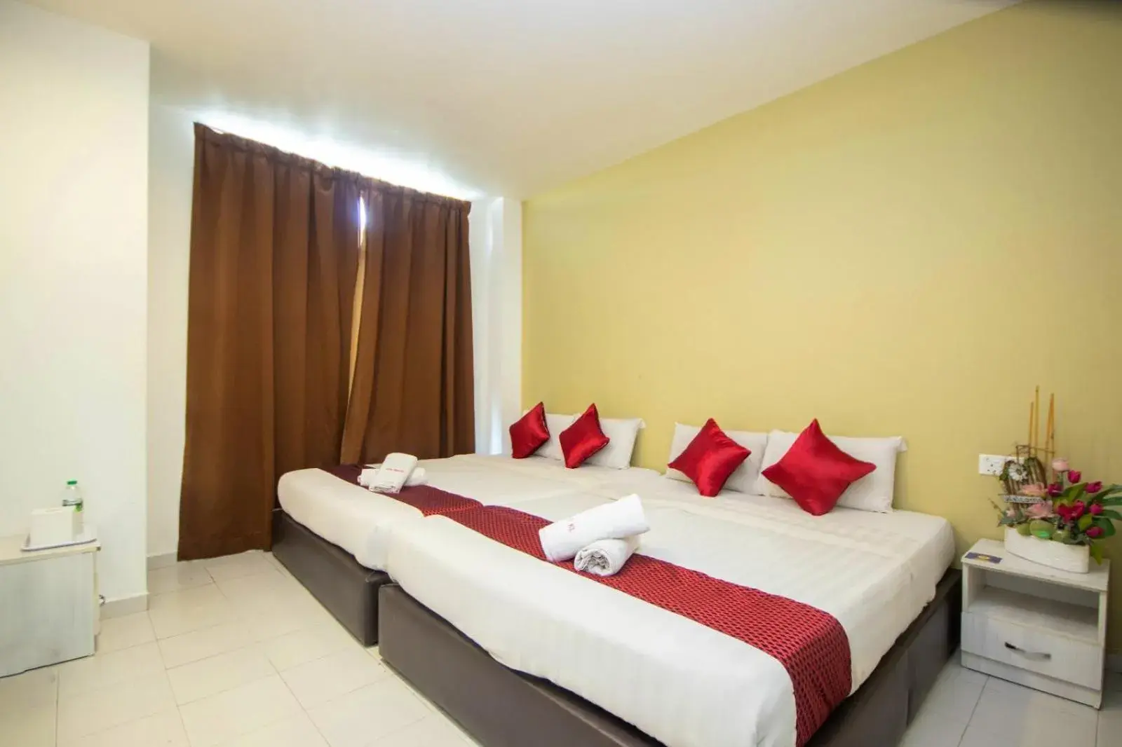 Deluxe Quadruple Room in Sun Inns Hotel Kota Laksamana Melaka Deluxe Quadruple Room in Sun Inns Hotel Kota Laksamana Melaka