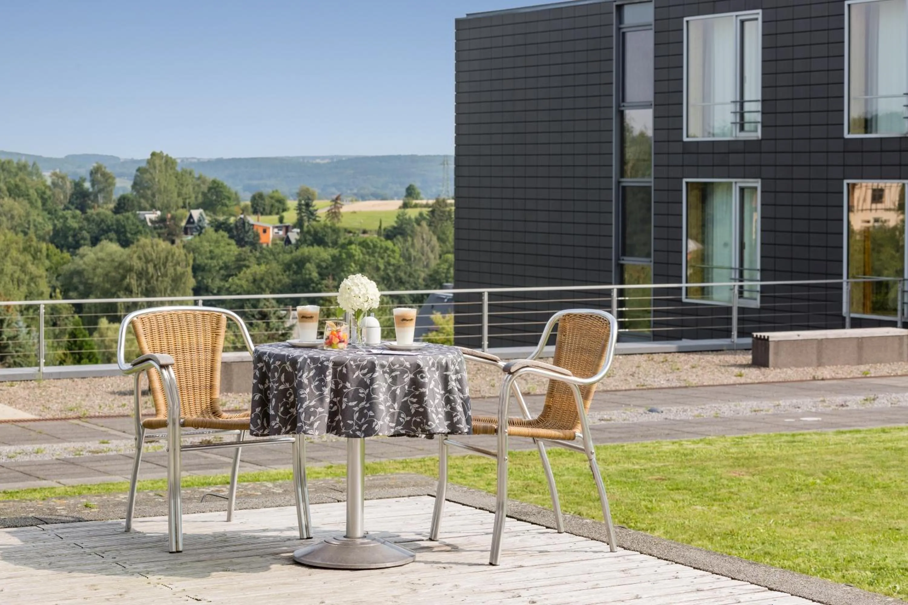 Balcony/Terrace in rugs Hotel am Schlosspark Lichtenwalde
