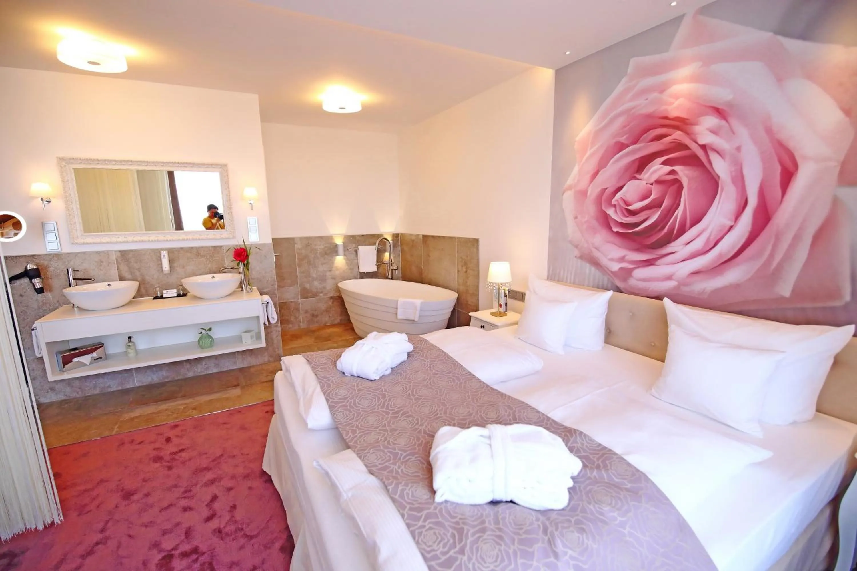 Bathroom, Bed in rugs Hotel am Schlosspark Lichtenwalde