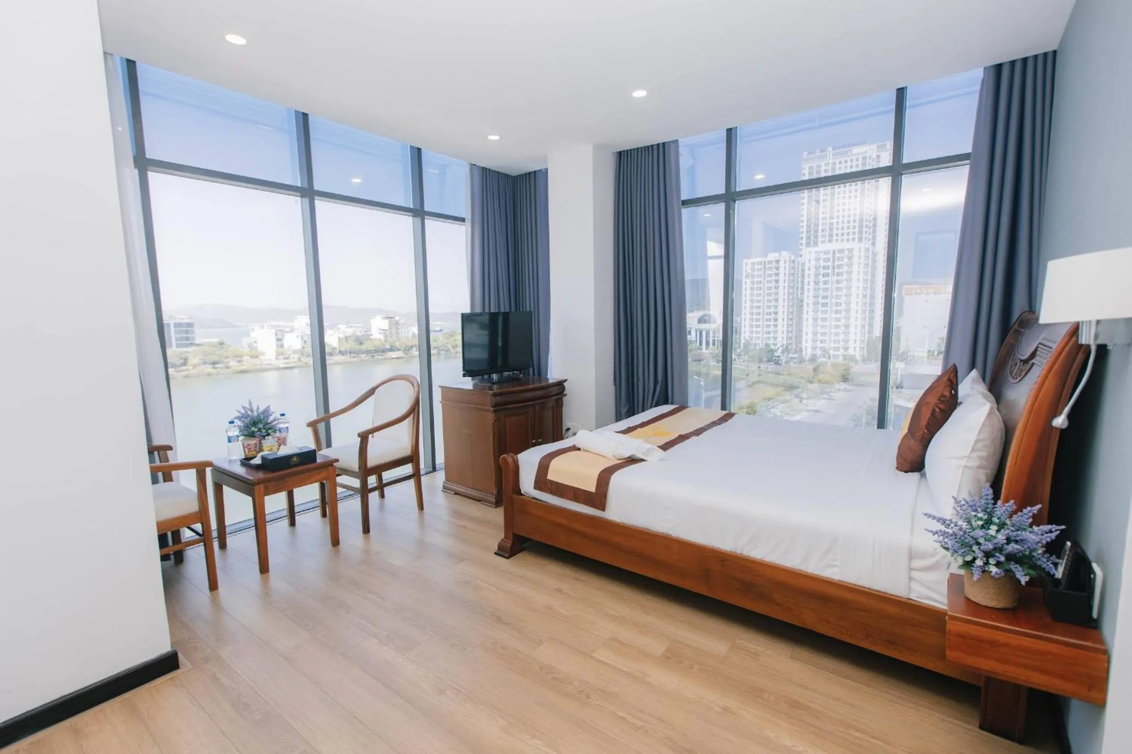 View (from property/room), Bed in Cali Hotel Quy Nhơn