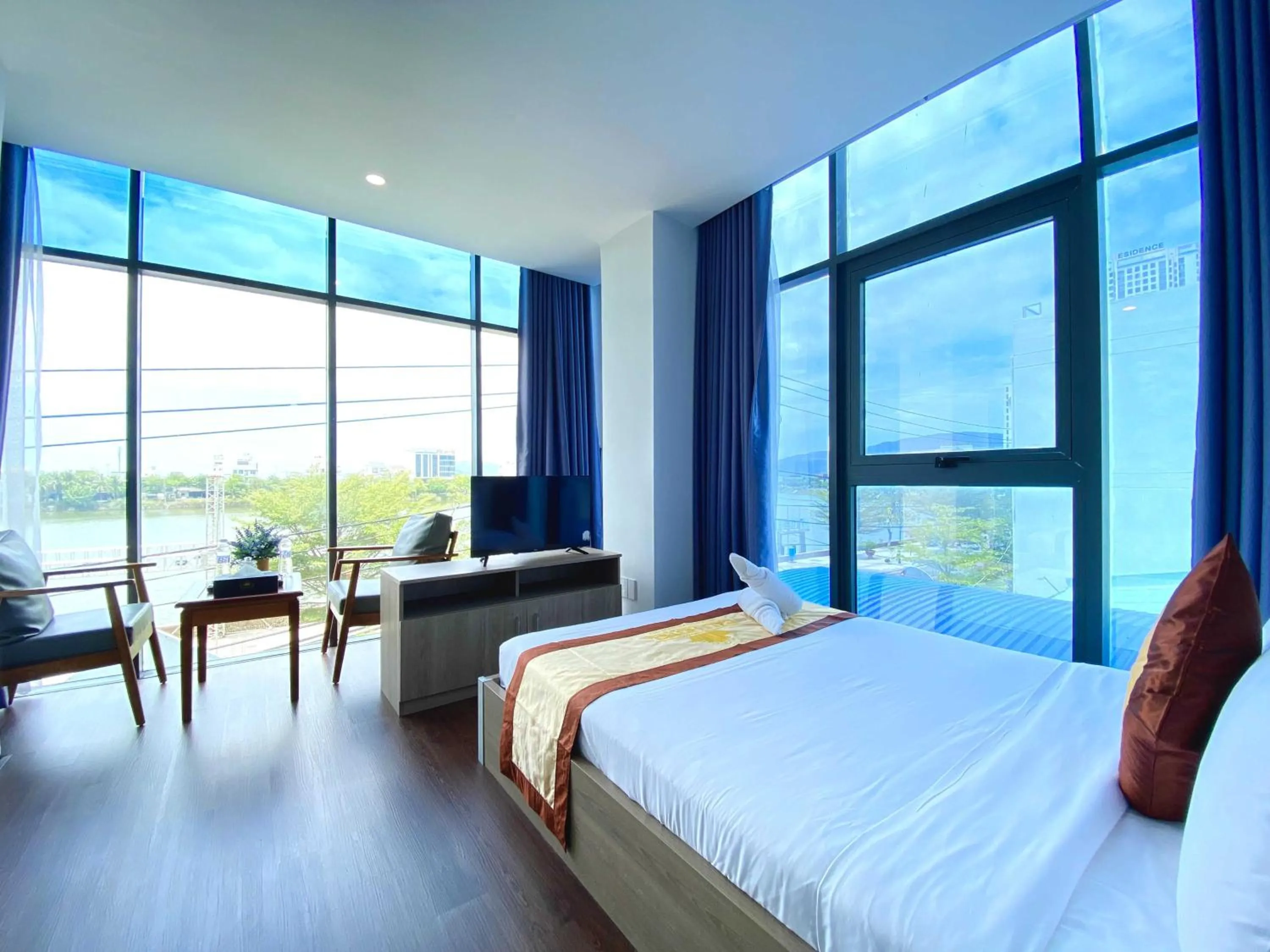 View (from property/room), Bed in Cali Hotel Quy Nhơn