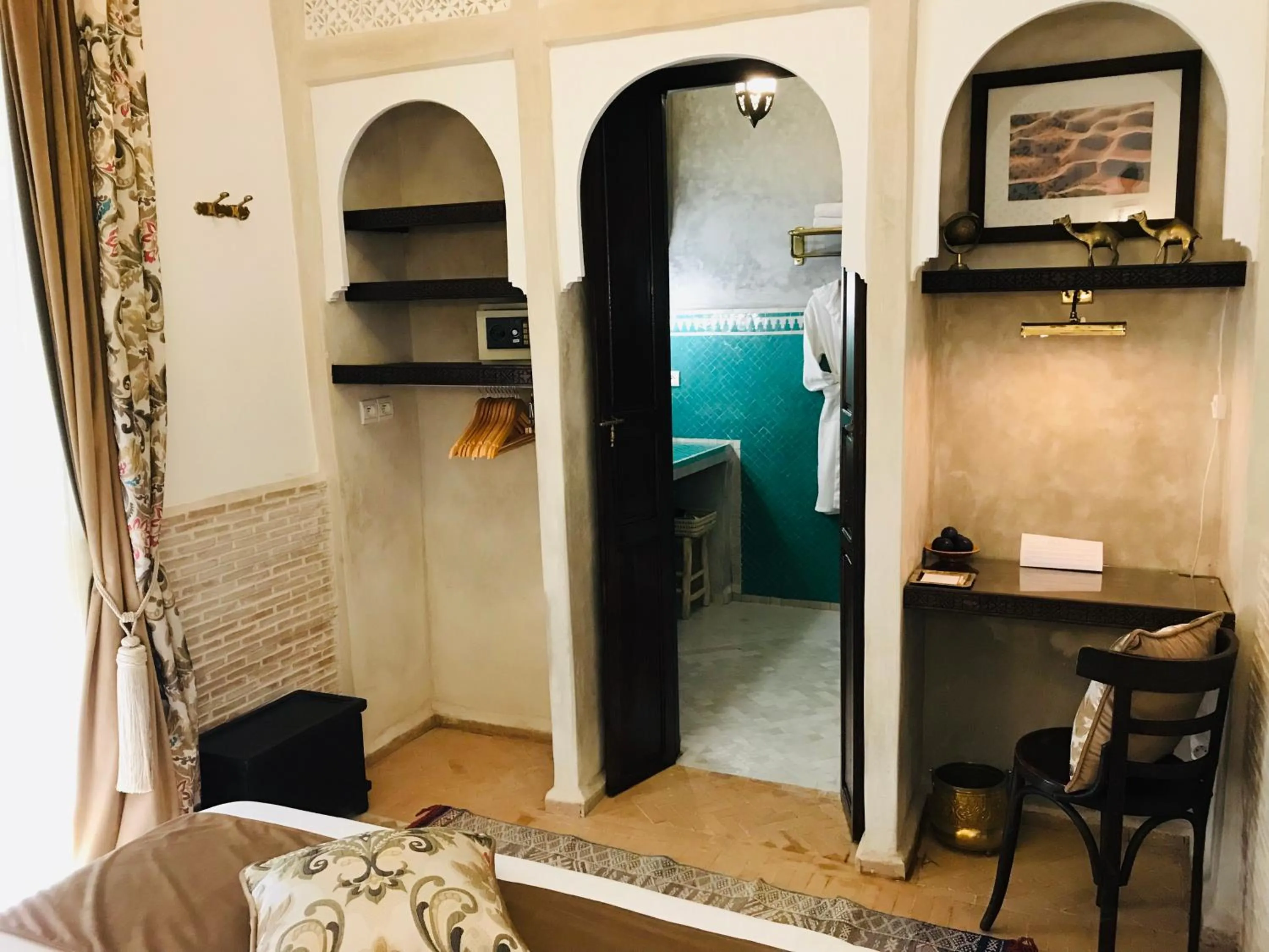 Photo of the whole room, Bed in Riad le Clos des Arts