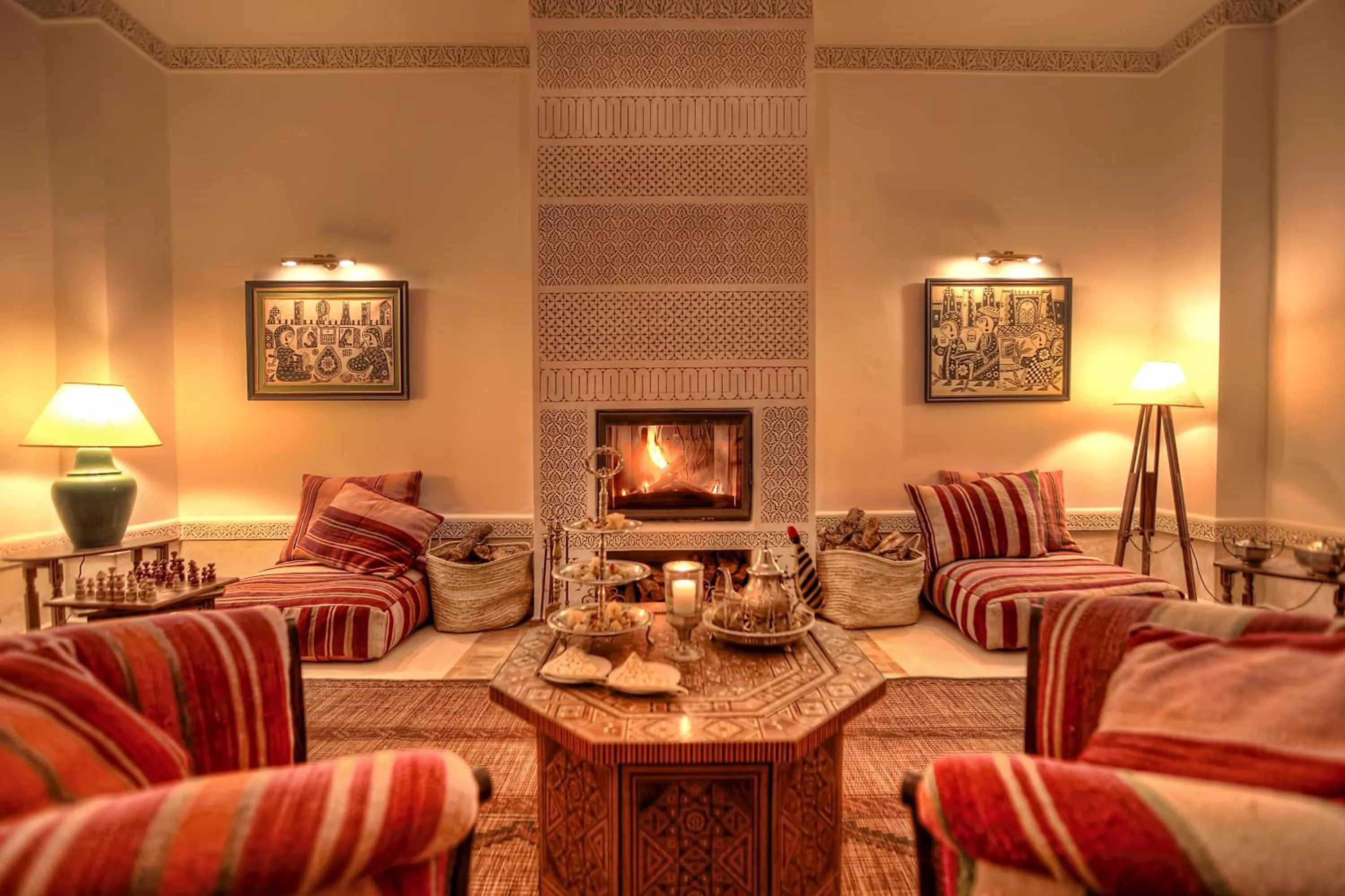 Communal lounge/ TV room in Riad le Clos des Arts