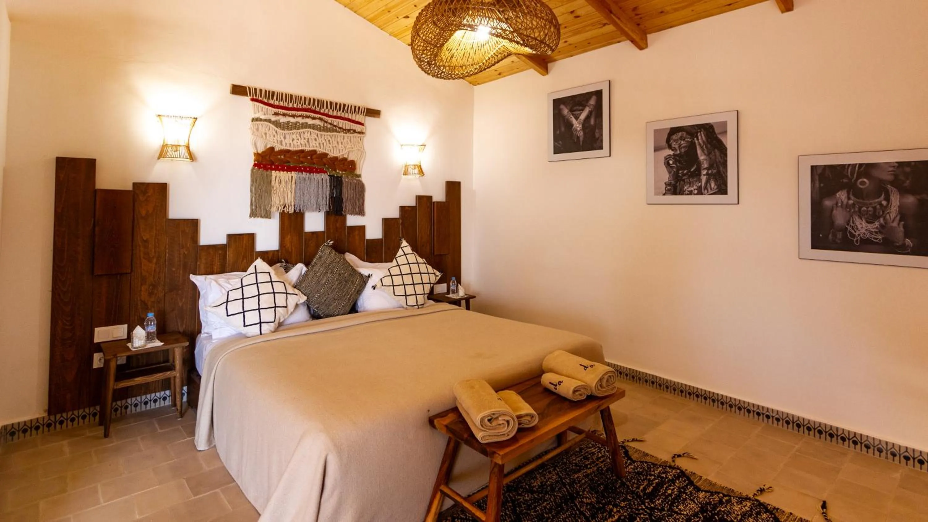 Bed in Dakhla Attitude