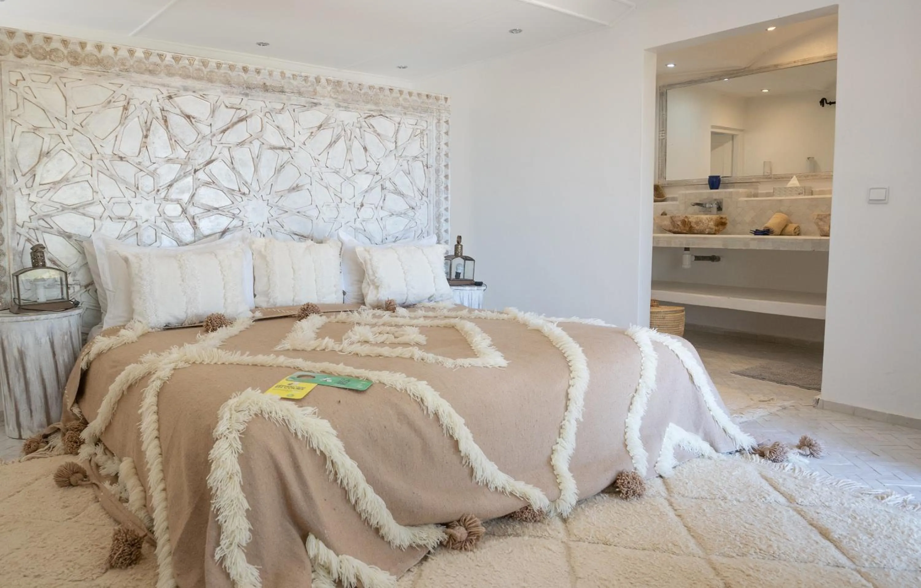 Bed in Dakhla Attitude