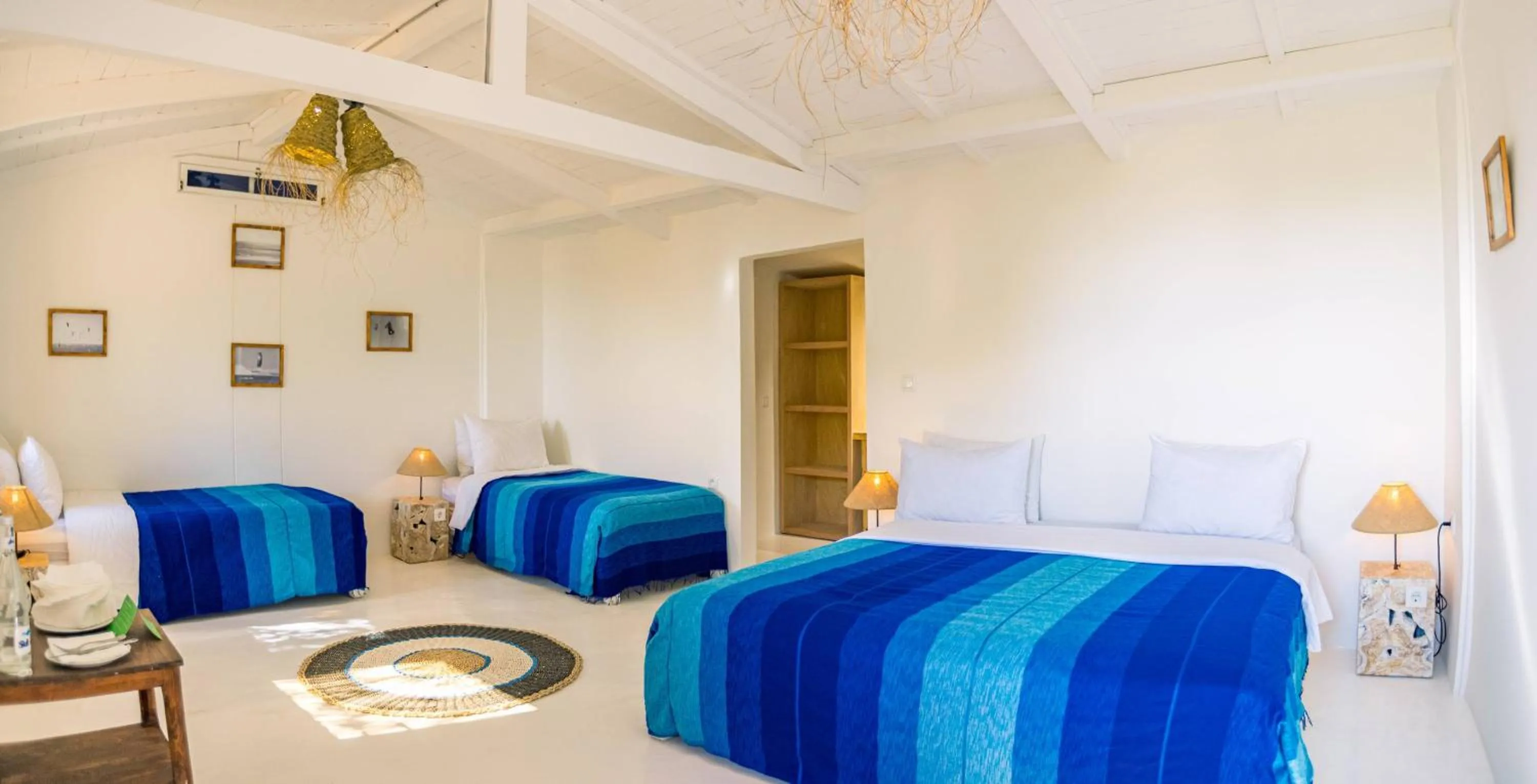 Photo of the whole room, Bed in Dakhla Attitude