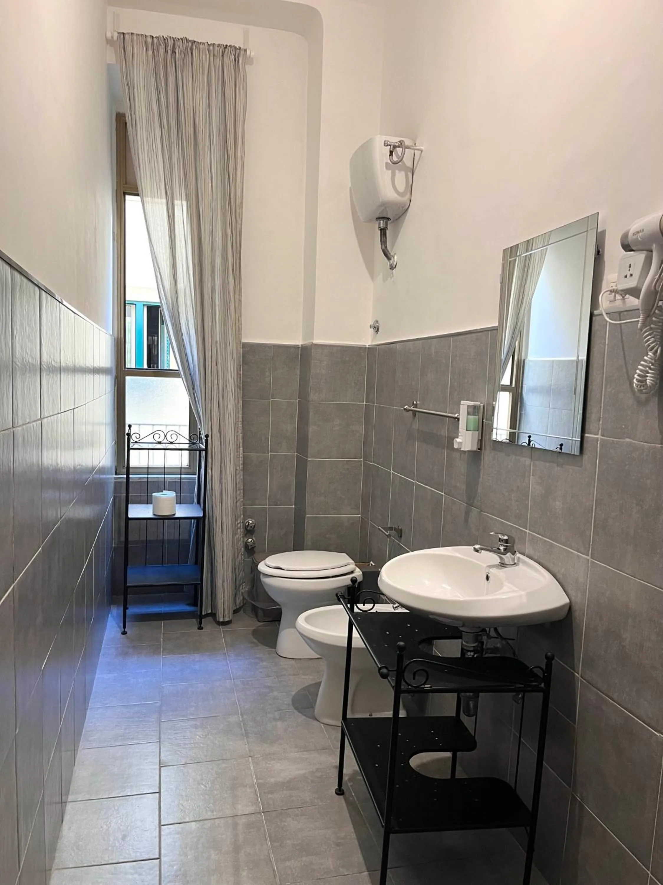 Shower in B&B I Love Naples