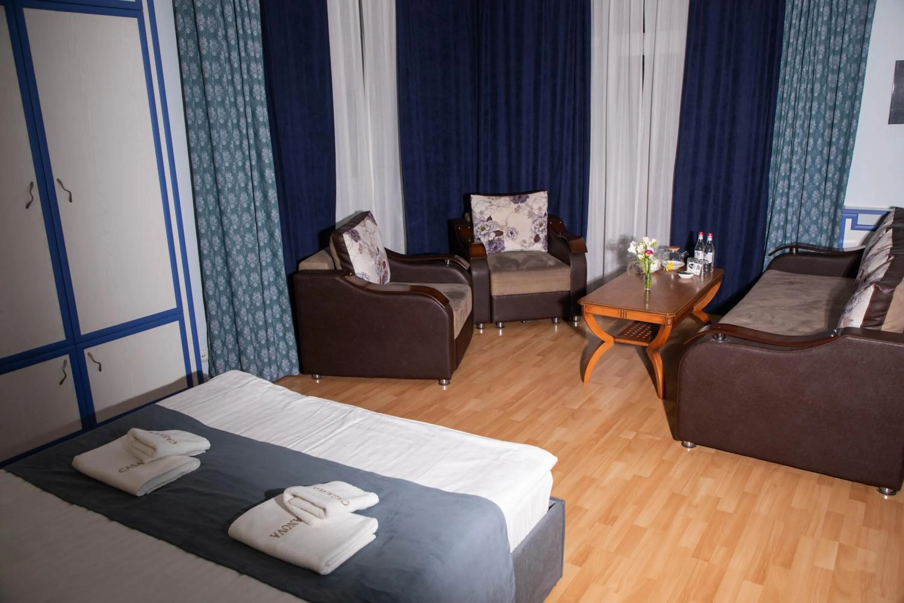 Balcony/Terrace, Bed in Casanova Inn - Boutique Hotel