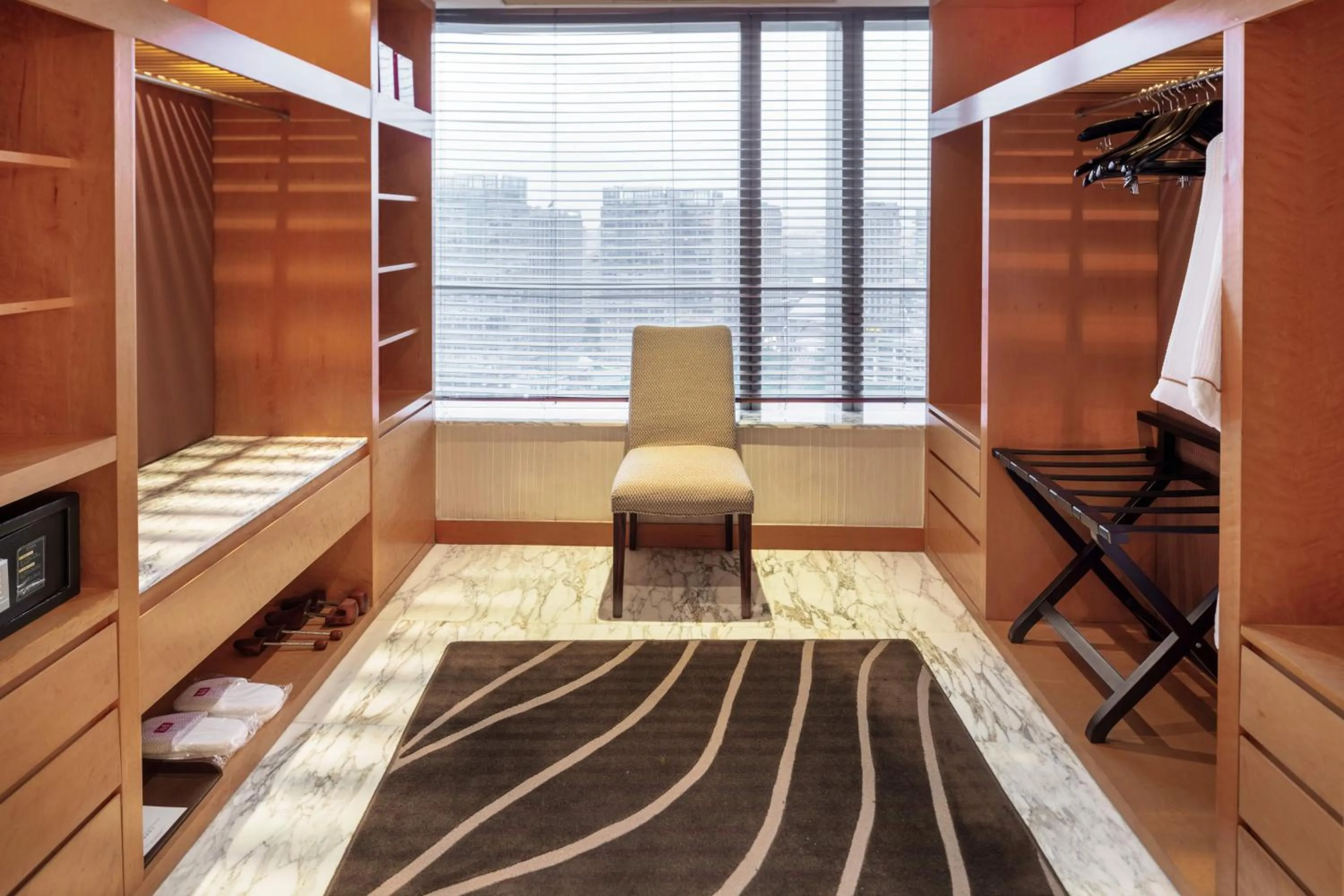 wardrobe in Grand Millennium Beijing