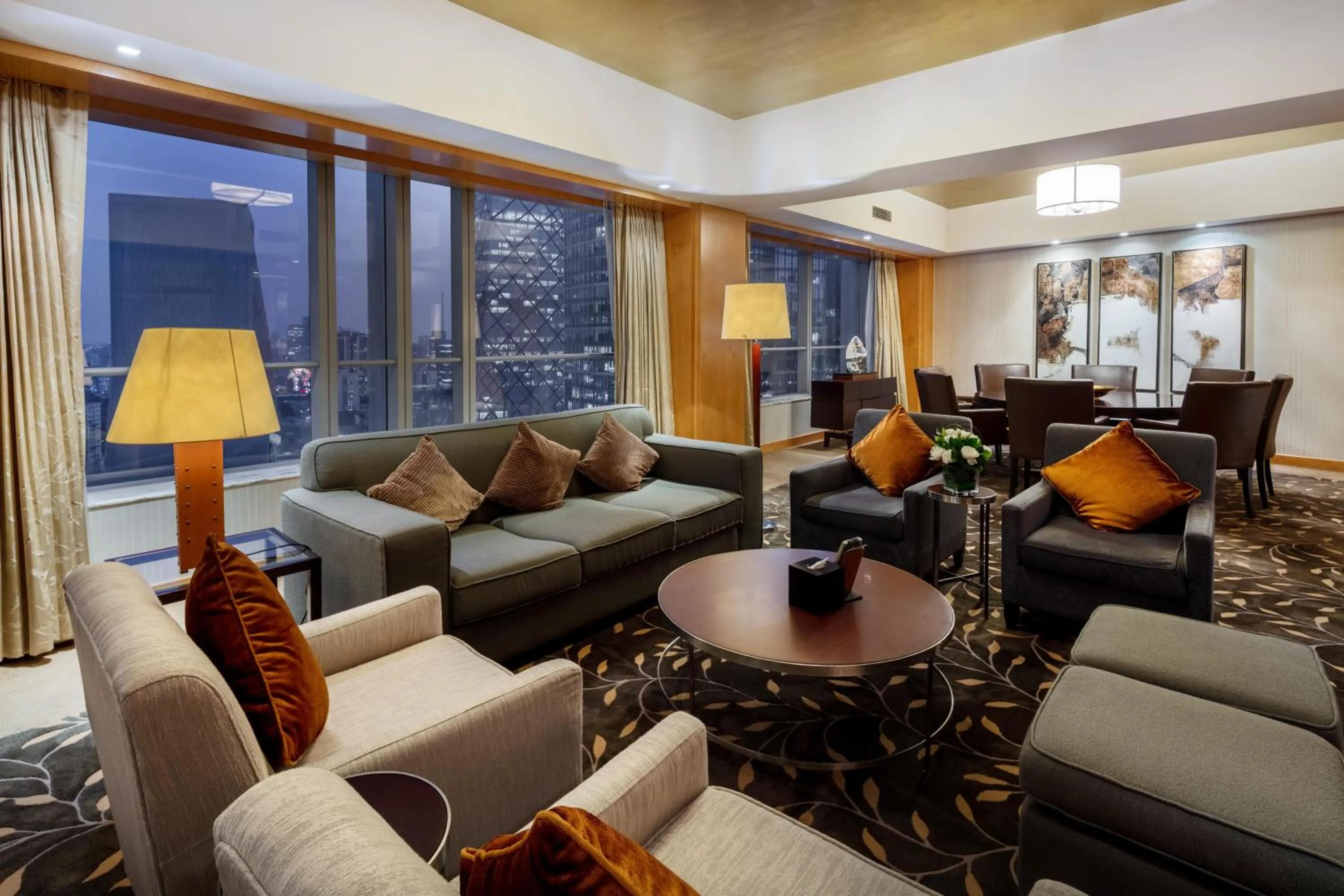 Living room in Grand Millennium Beijing