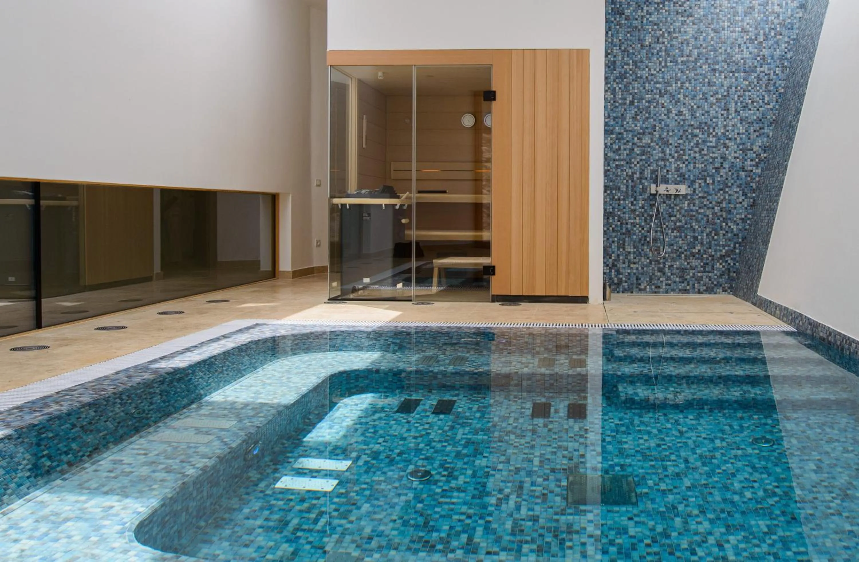 Hot Tub in Villa Nai 3.3