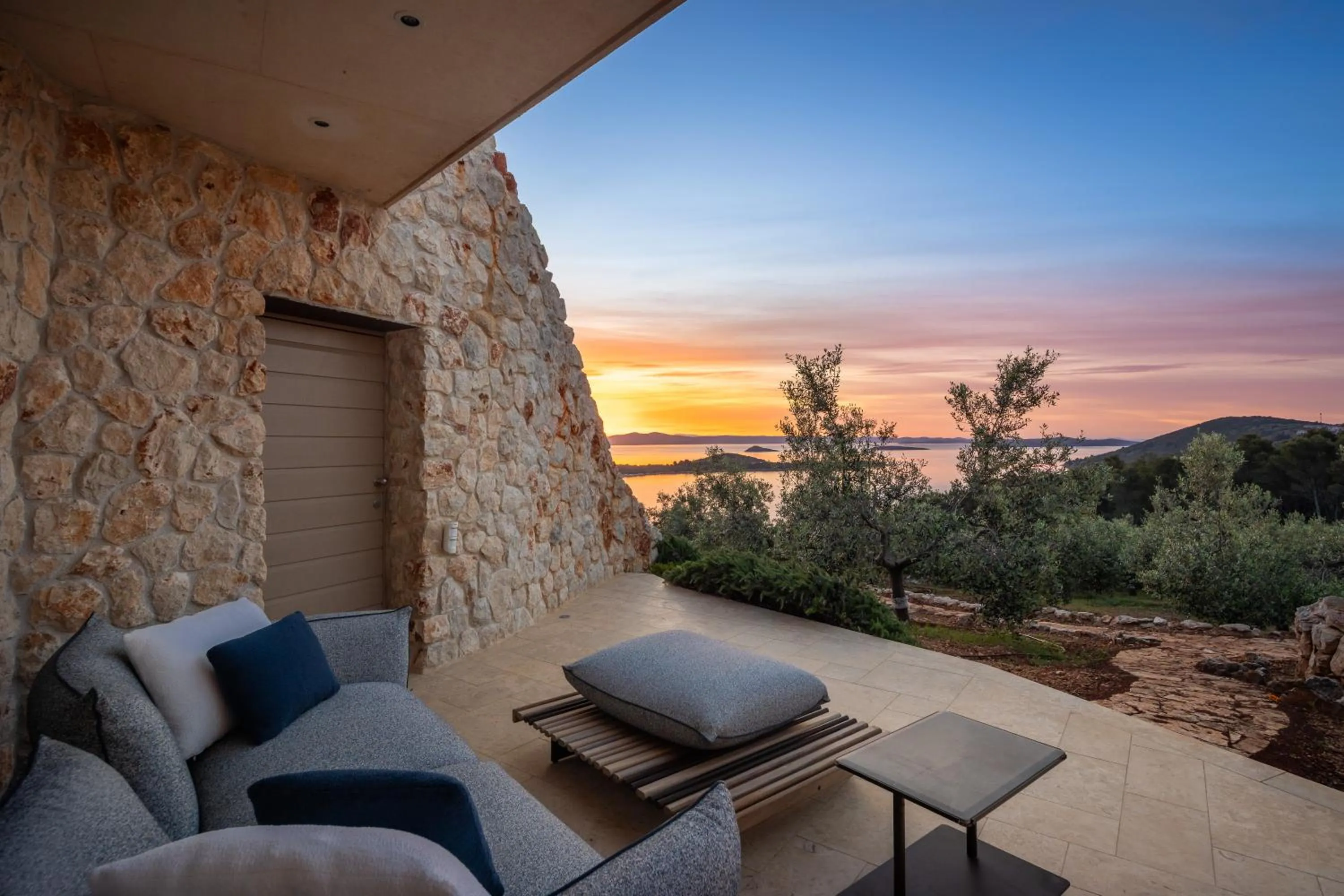 Sunrise in Villa Nai 3.3