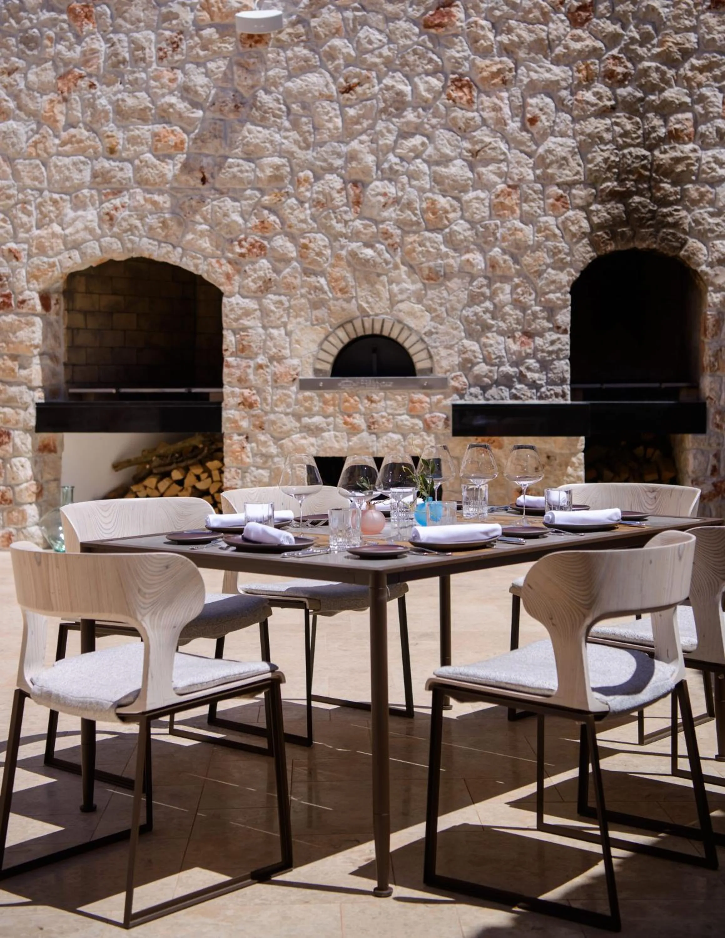 Restaurant/places to eat in Villa Nai 3.3