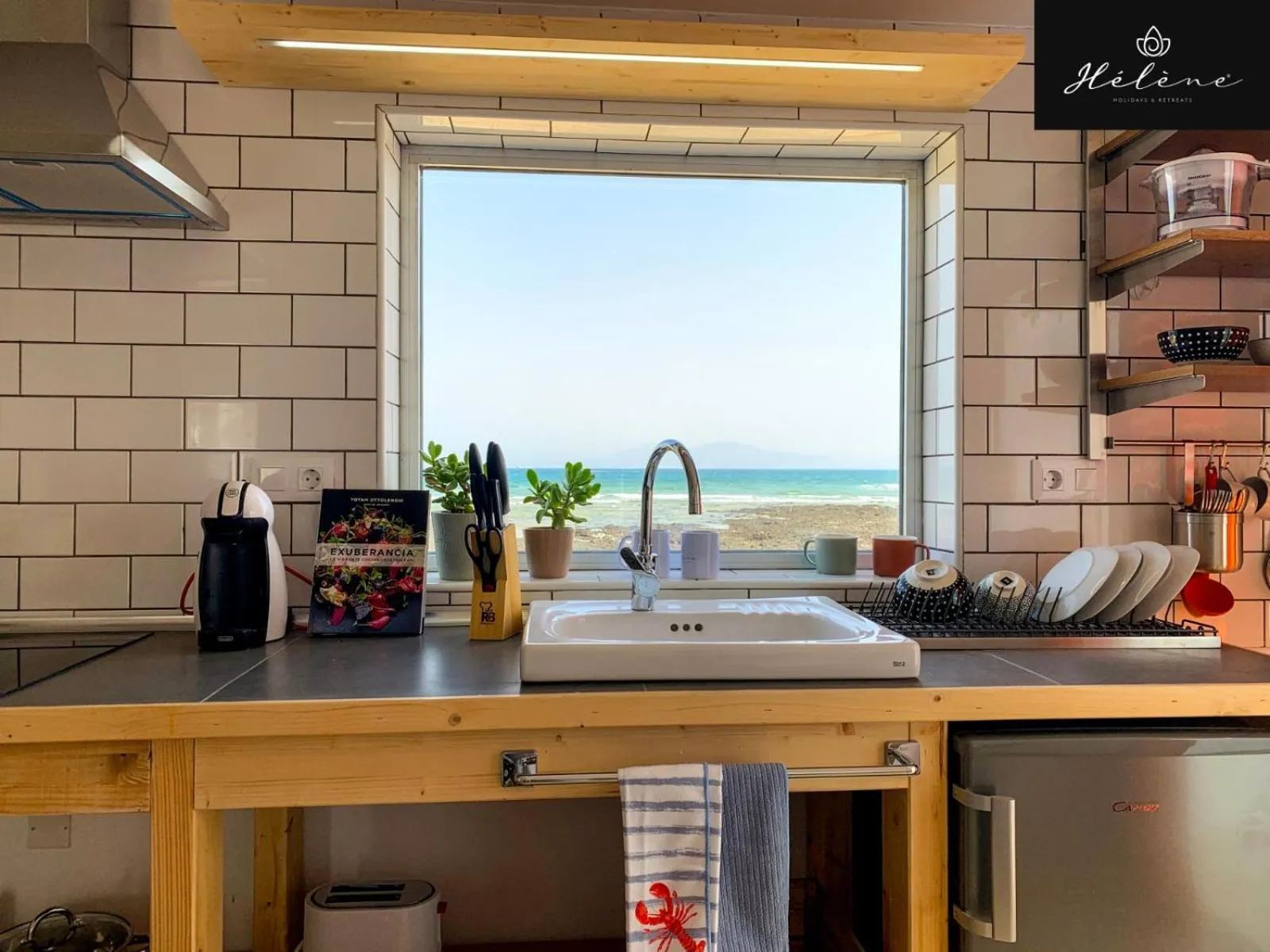 Kitchen or kitchenette in Hélène Holidays - Hotel Boutique