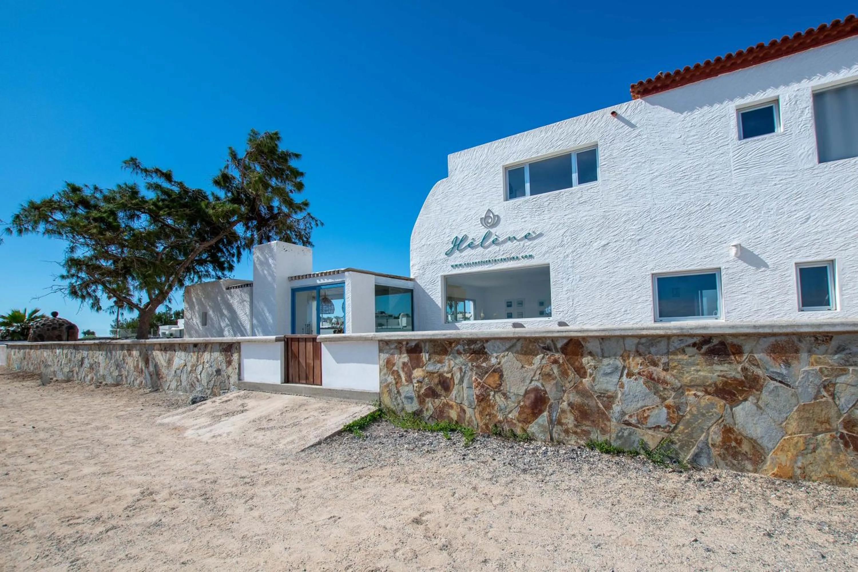 Facade/entrance in Hélène Holidays - Hotel Boutique
