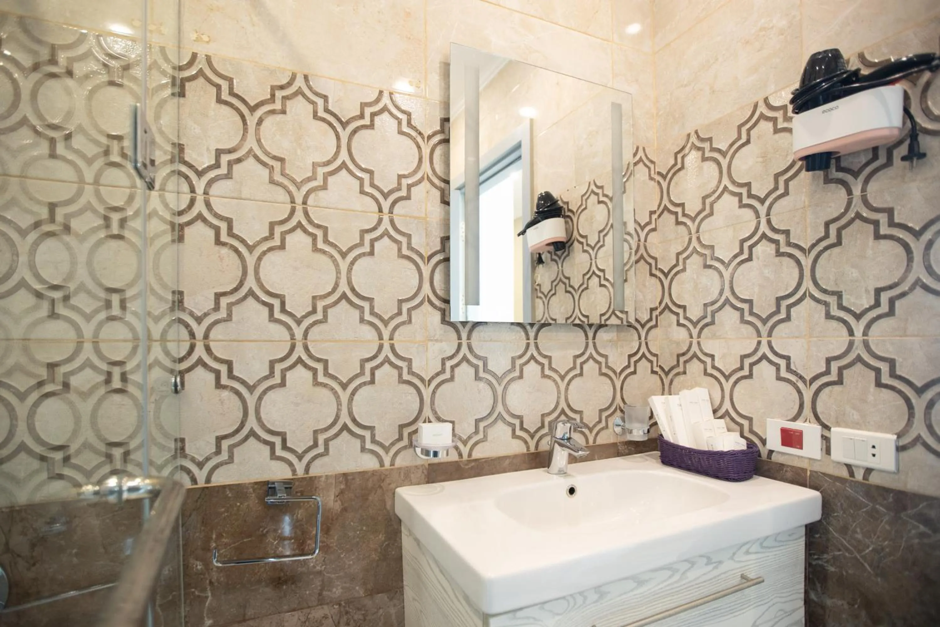 Bathroom in Mamlouk Pyramids Hotel