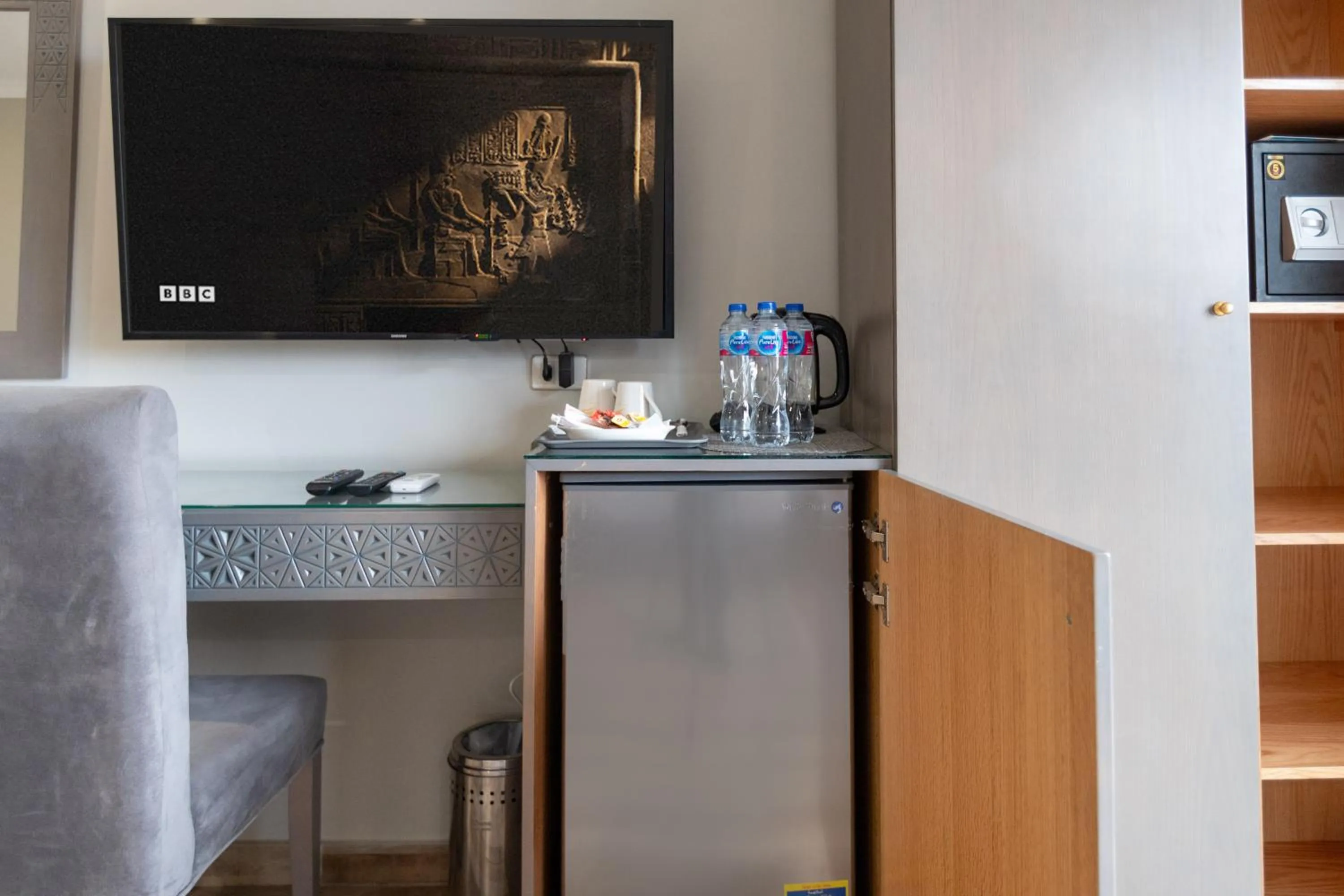 oven in Mamlouk Pyramids Hotel