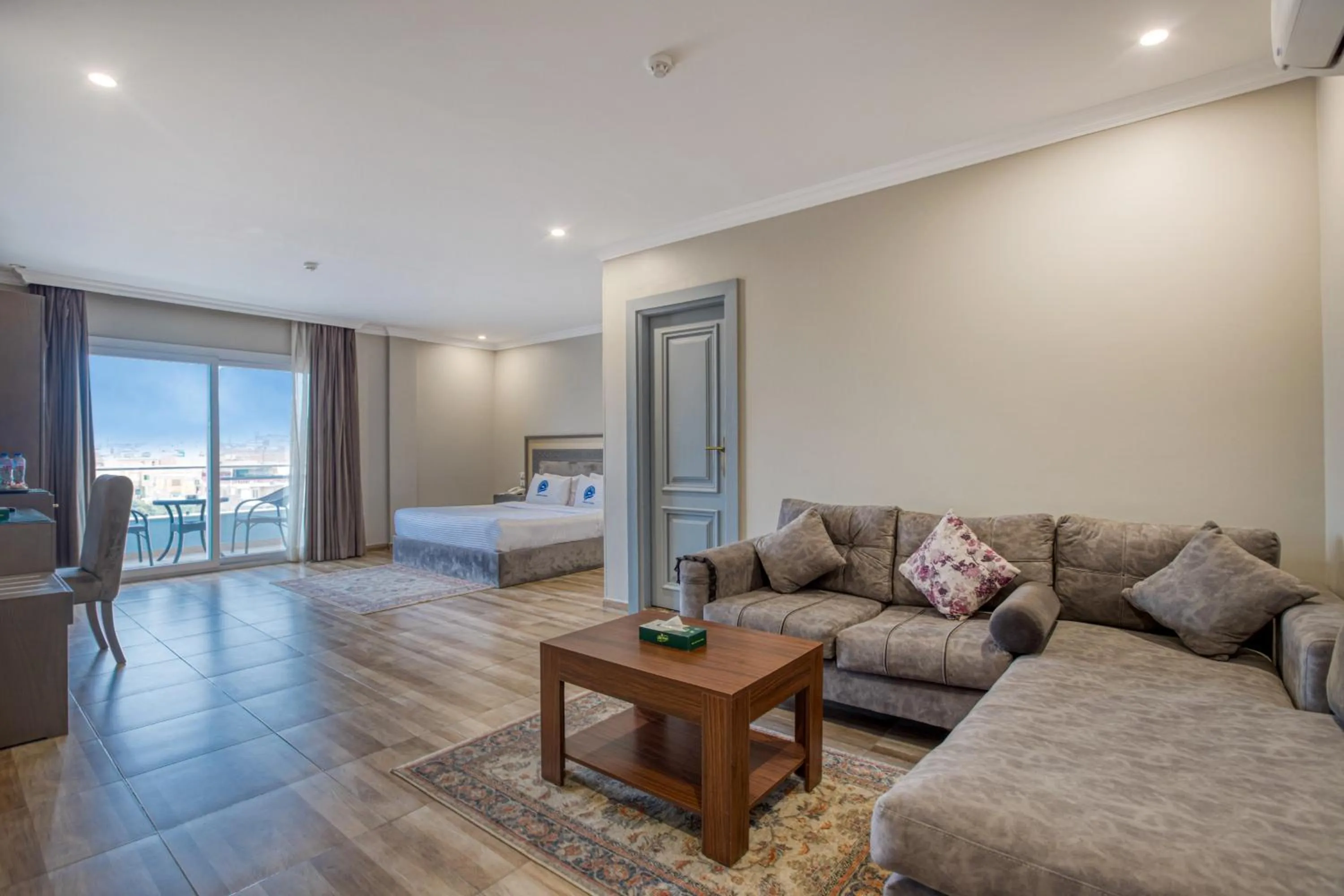 Bedroom, Bed in Mamlouk Pyramids Hotel