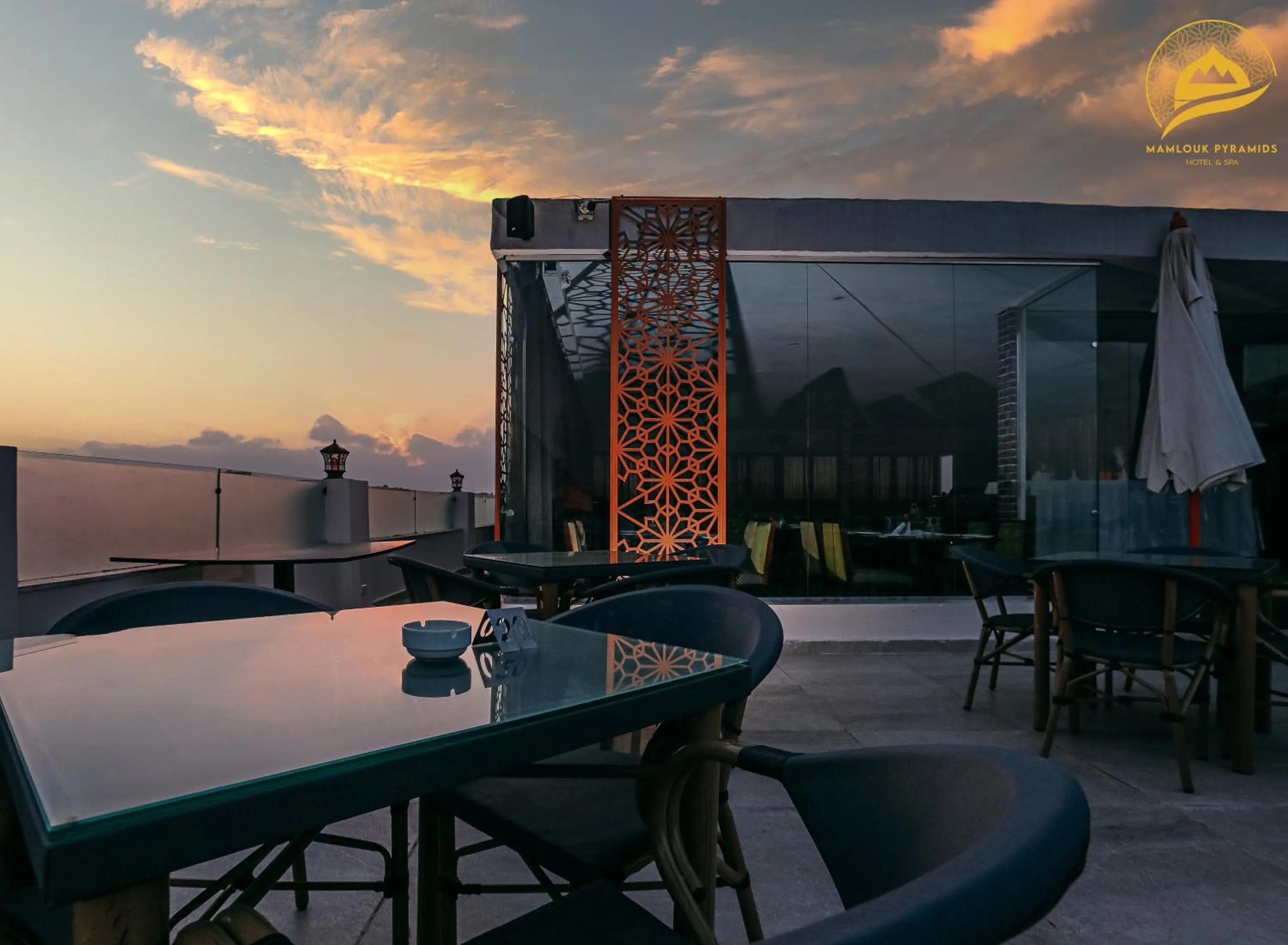 Restaurant/places to eat in Mamlouk Pyramids Hotel