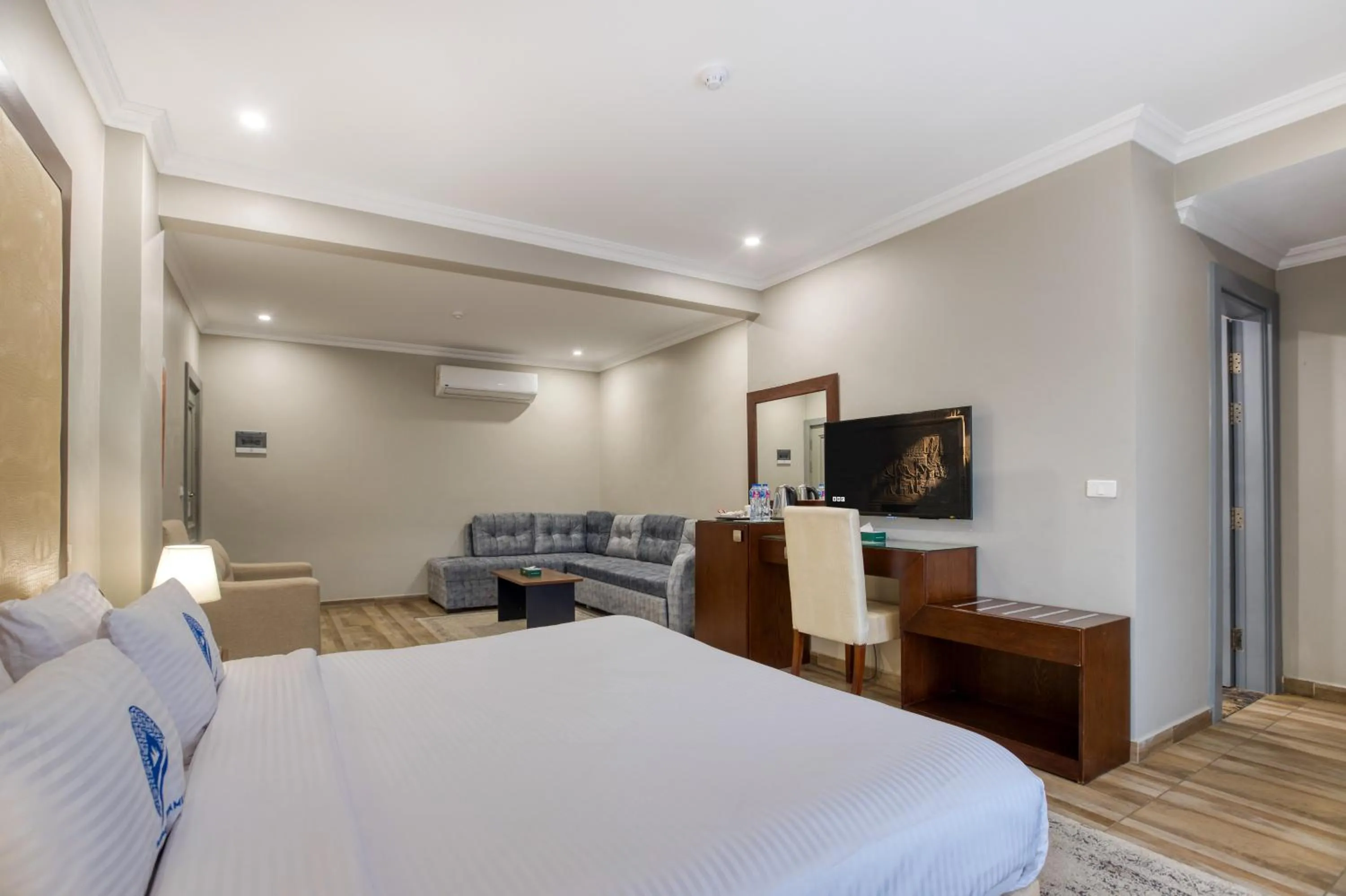 Bedroom, Bed in Mamlouk Pyramids Hotel