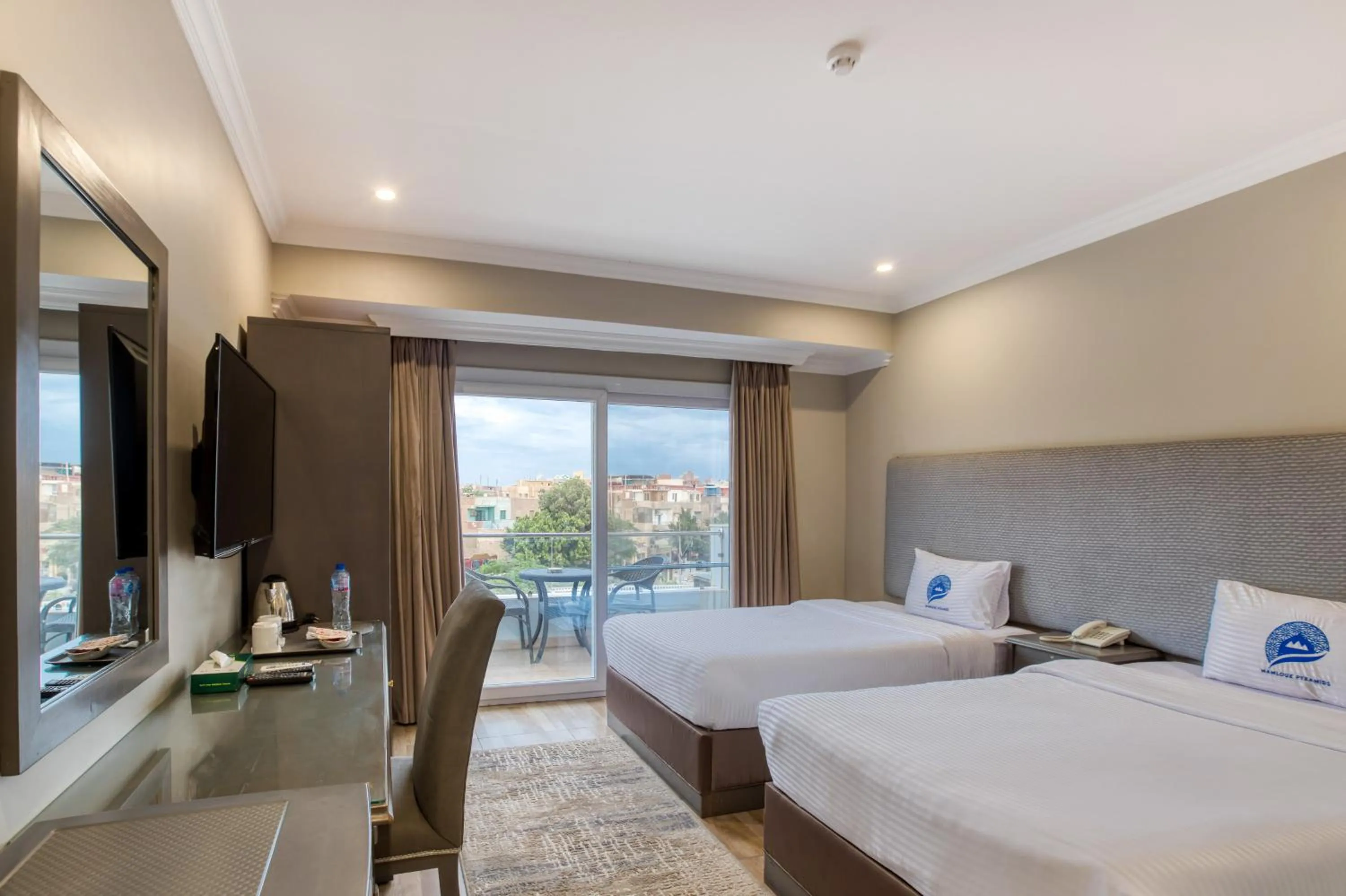 Bedroom, Bed in Mamlouk Pyramids Hotel