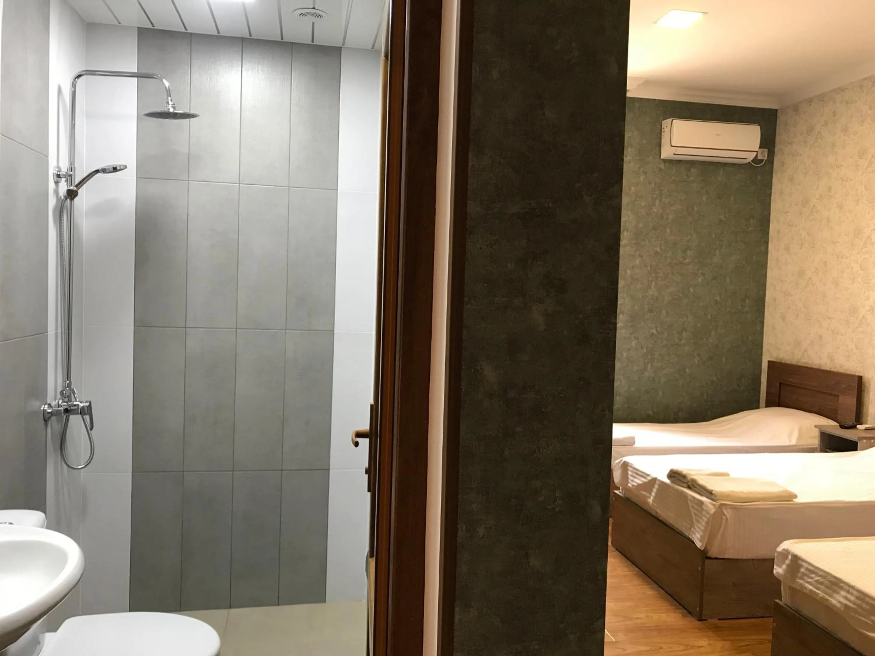 Bathroom, Bed in Kamar Hotel Ijevan