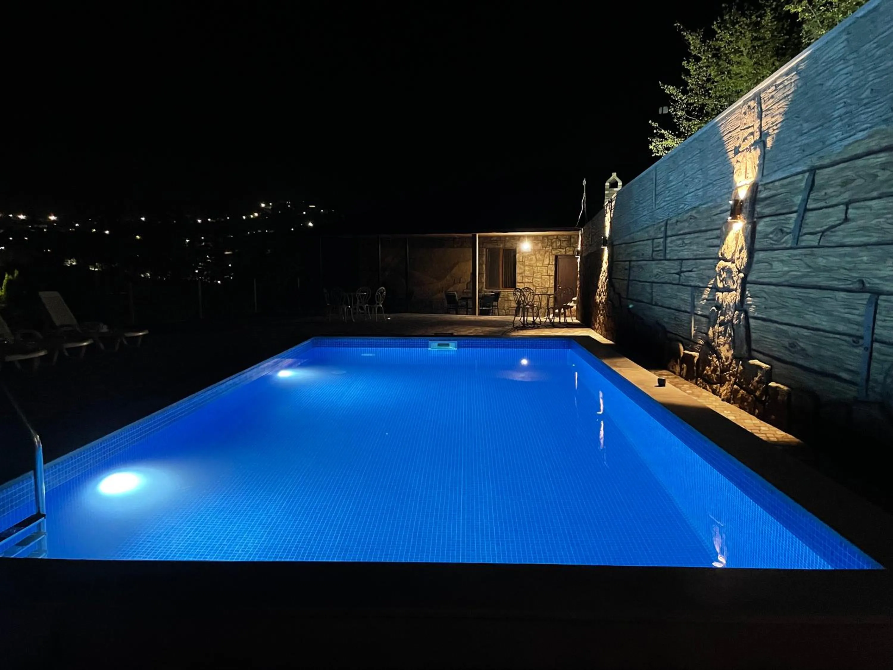 Swimming pool in Kamar Hotel Ijevan