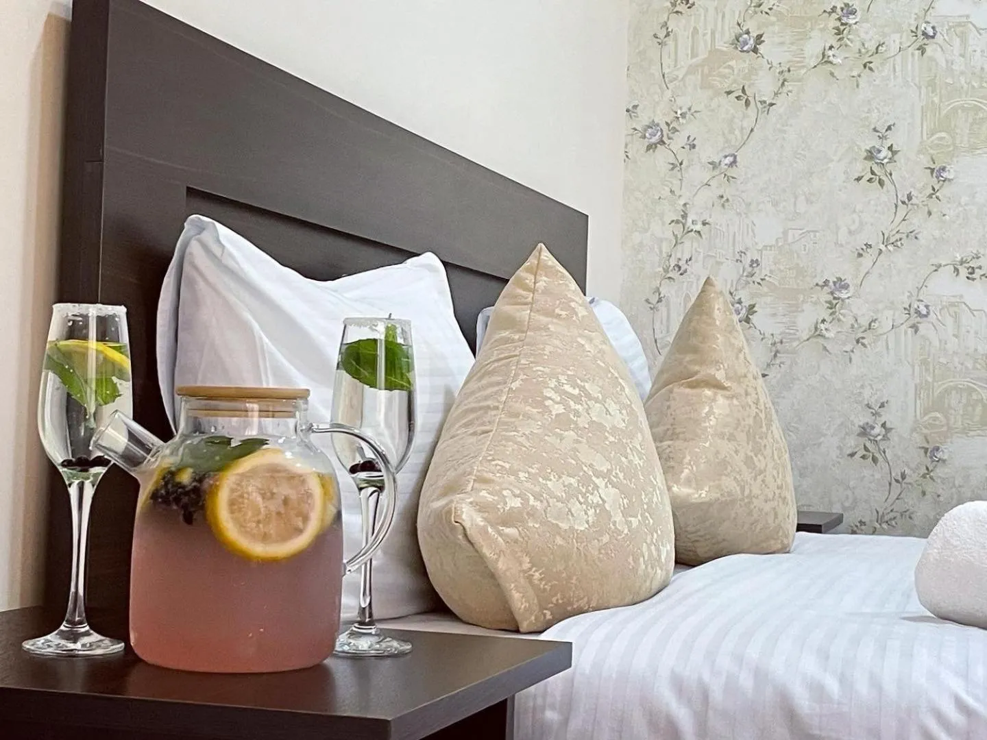 Drinks, Bed in Kamar Hotel Ijevan