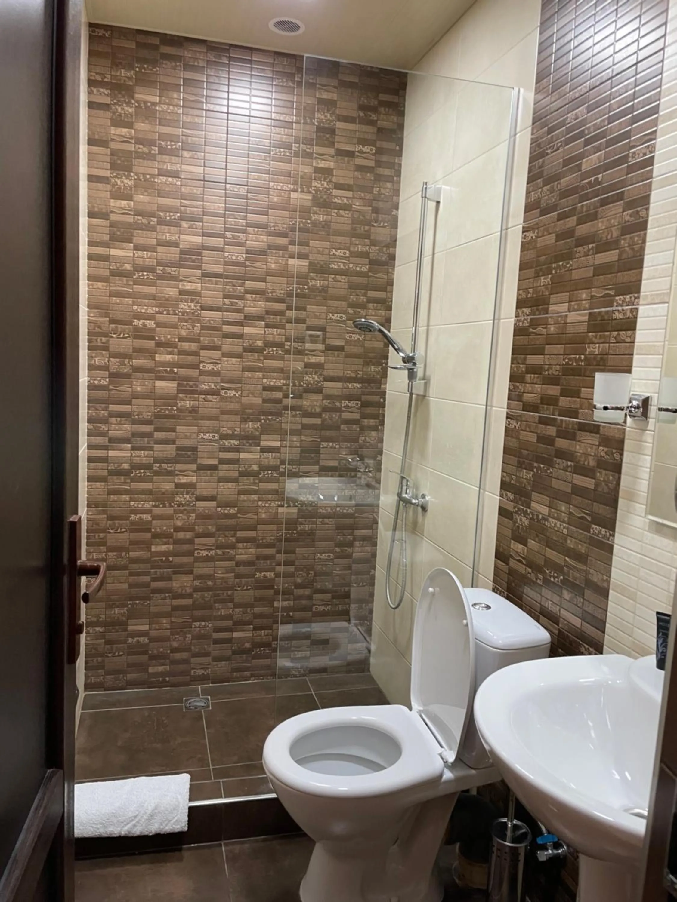 Bathroom in Kamar Hotel Ijevan