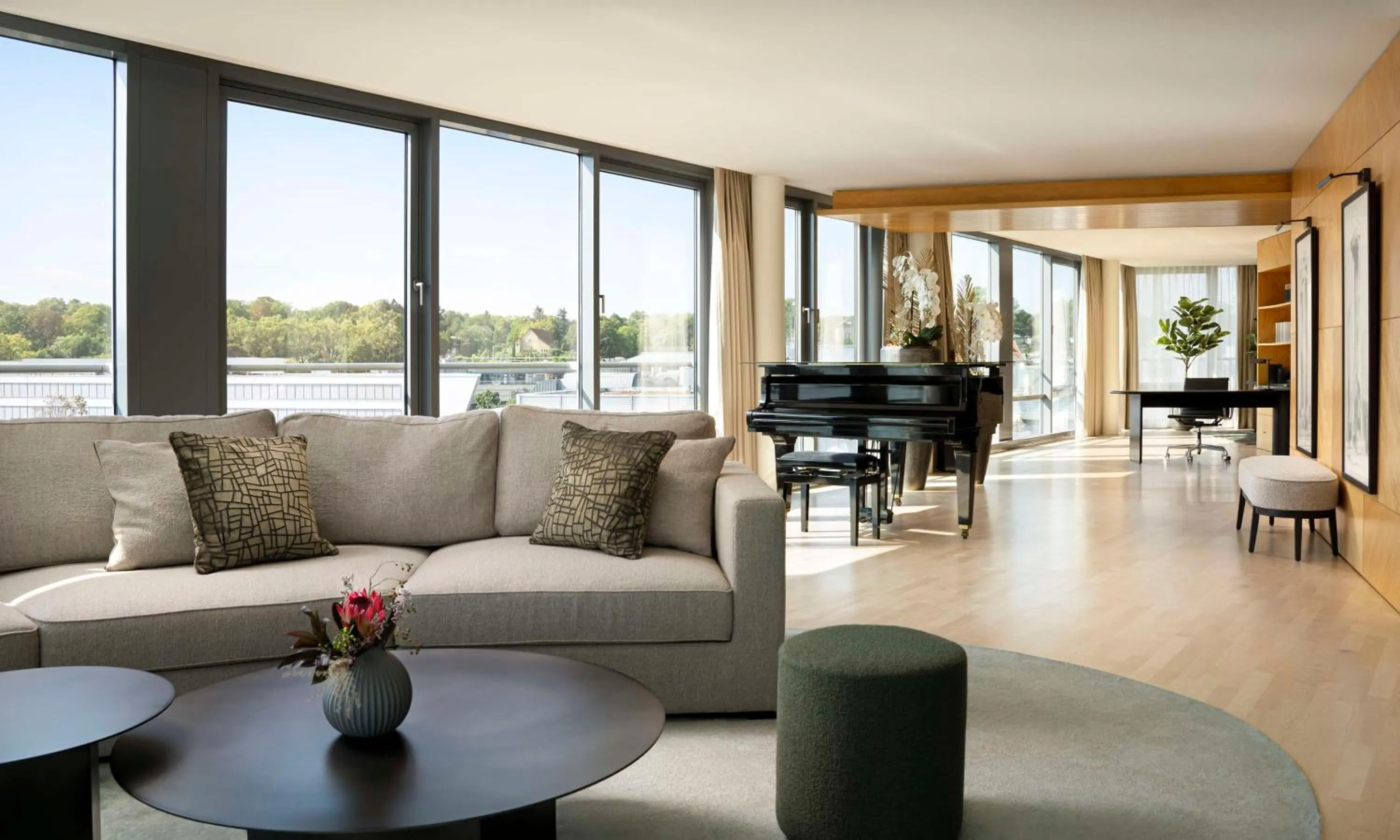 Photo of the whole room in Hyatt Regency Mainz