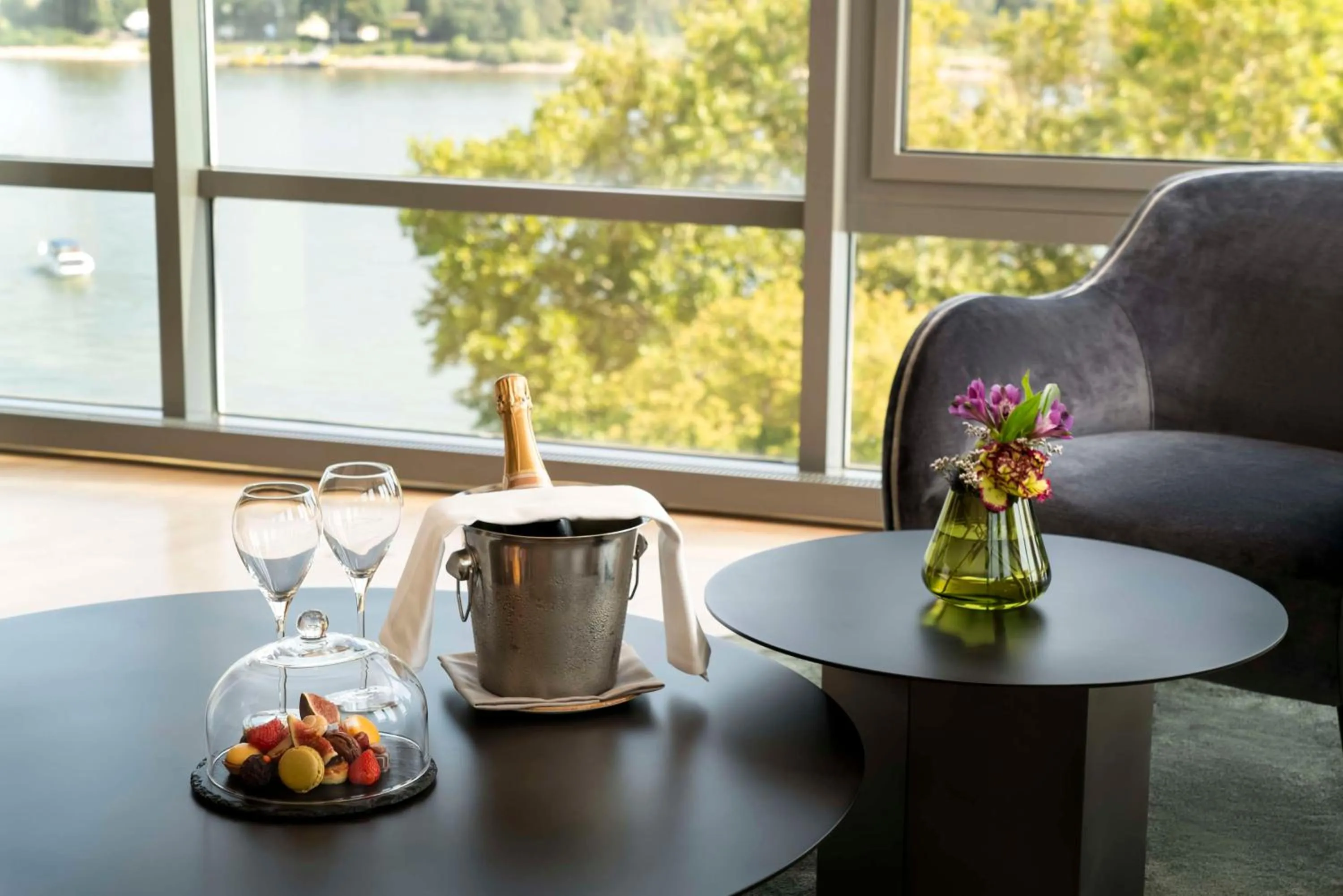 Restaurant/places to eat in Hyatt Regency Mainz