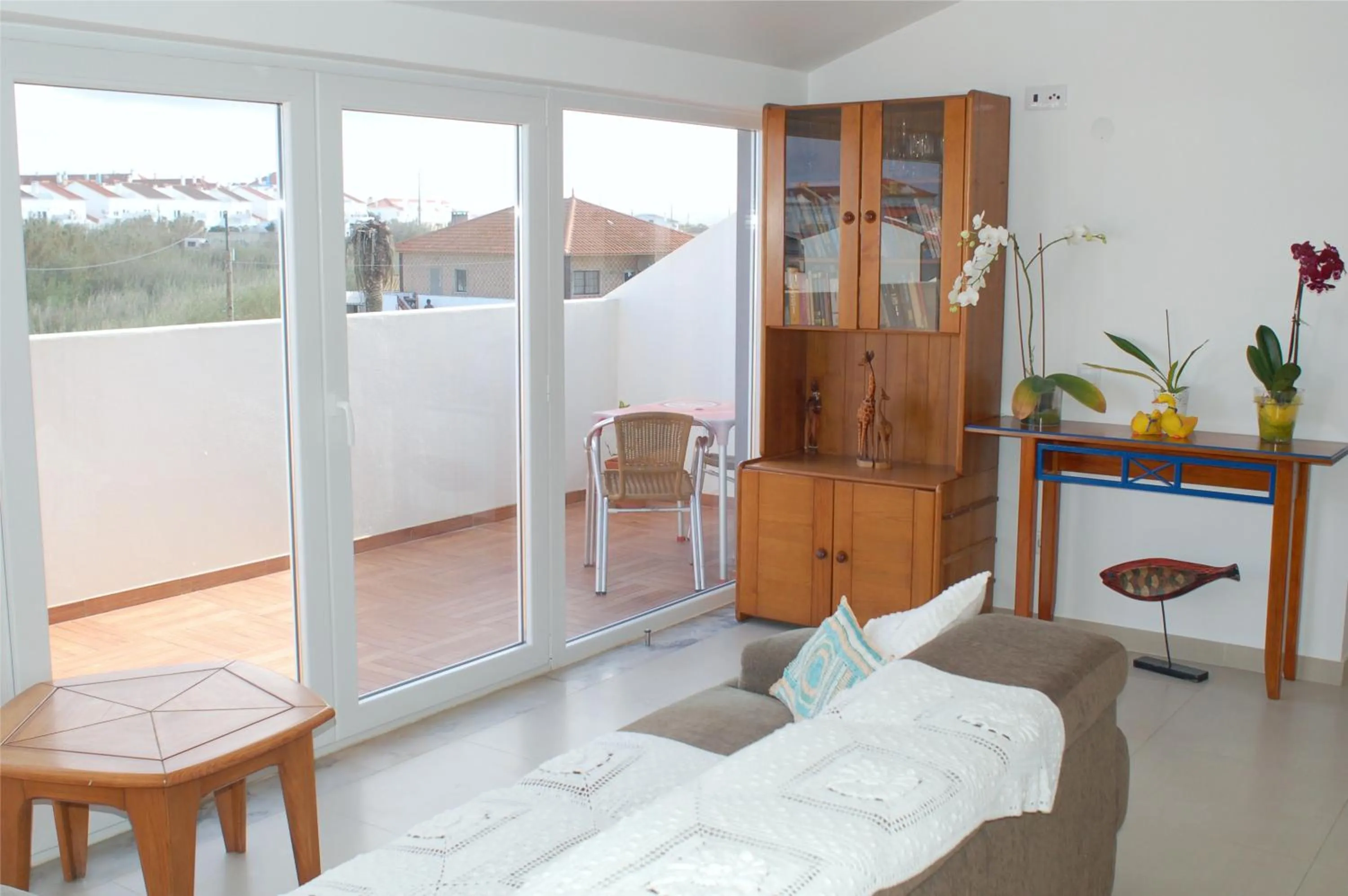 Seating area, Bed in Hotel Baleal Spot