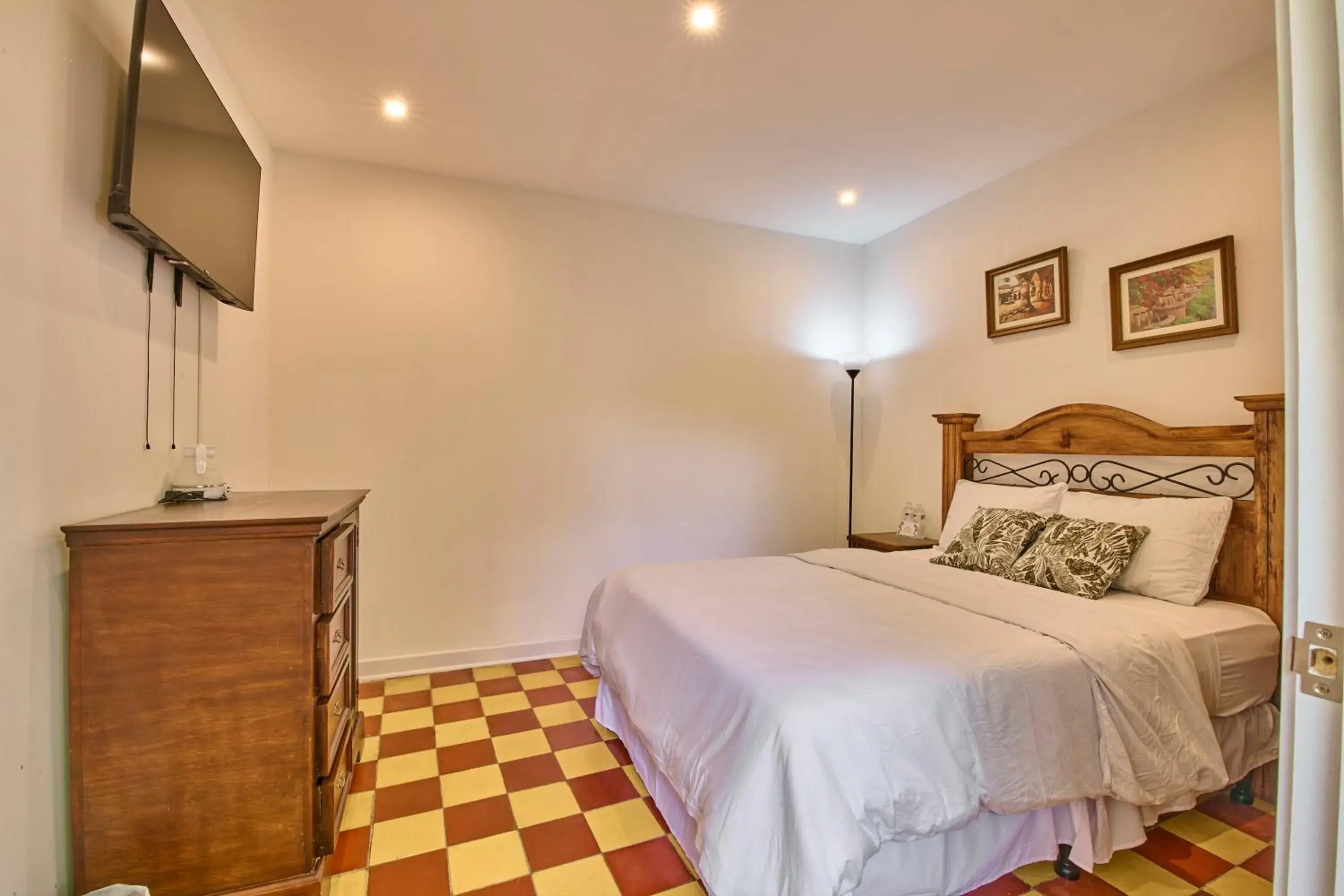 Queen Room - single occupancy in Nico Hotel Queen Room - single occupancy in Nico Hotel