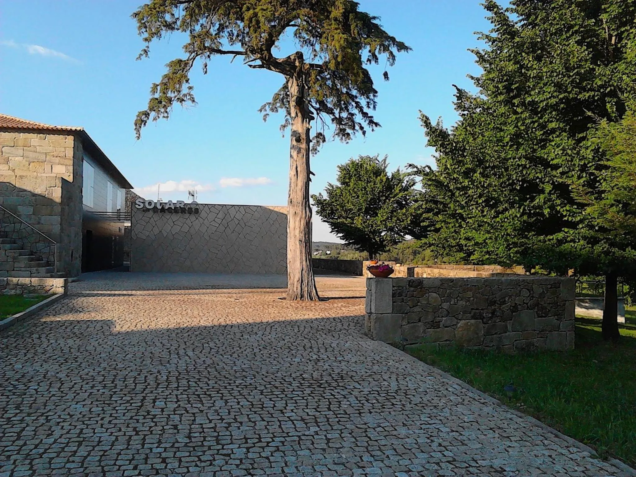 Facade/entrance in Solar Dos Cáceres
