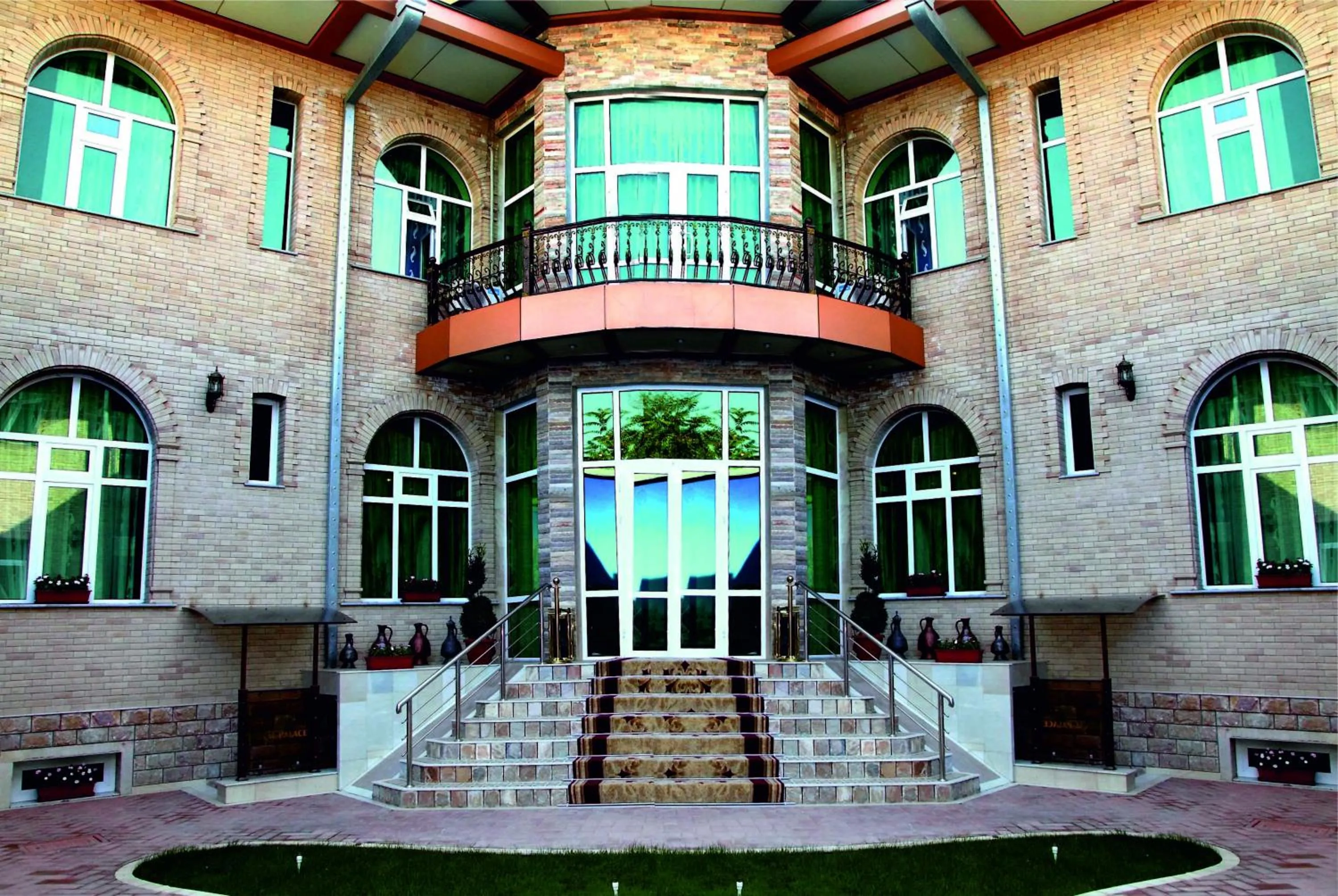 Property building in Mixt Royal Palace