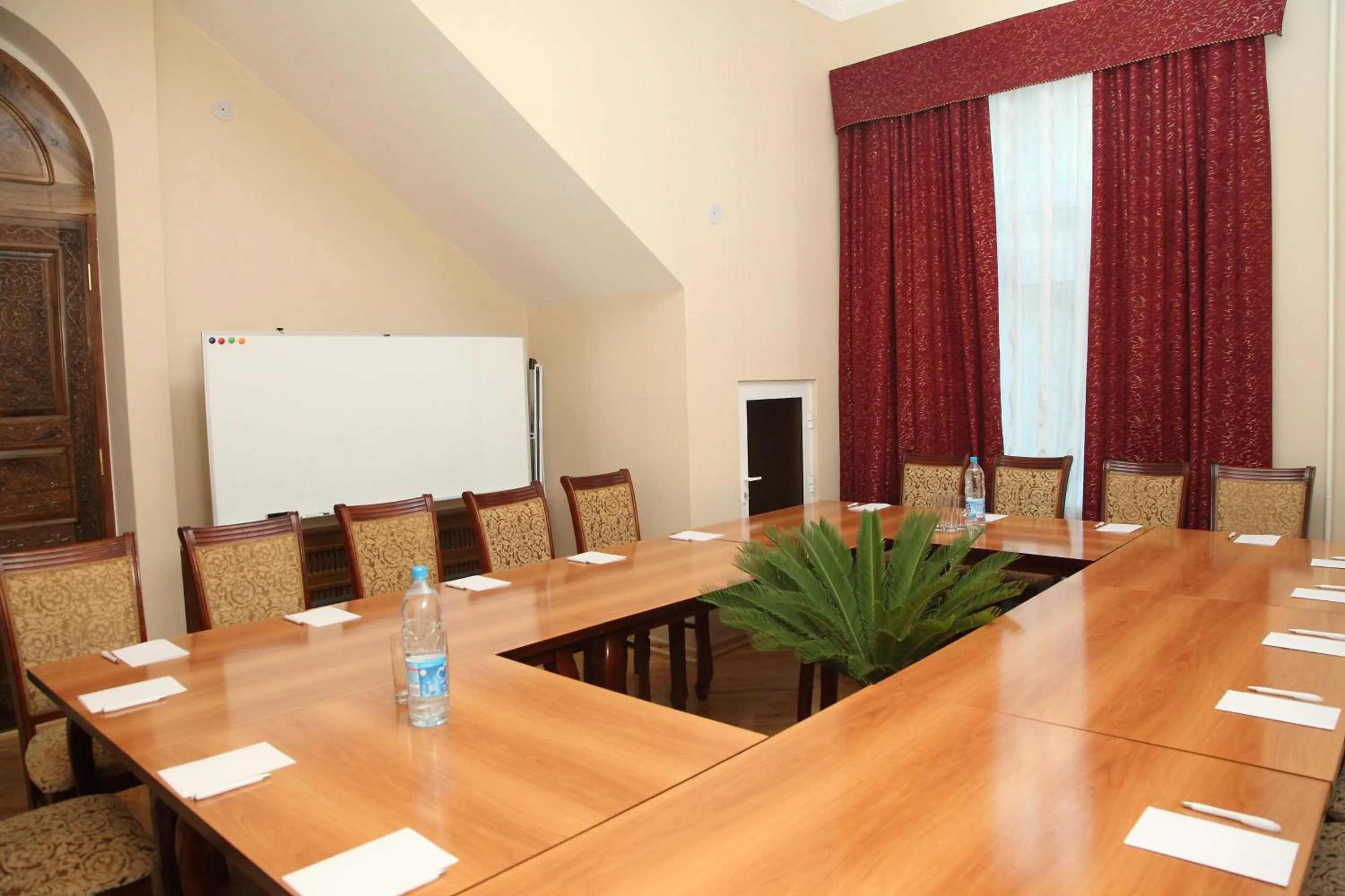 Business facilities in Mixt Royal Palace