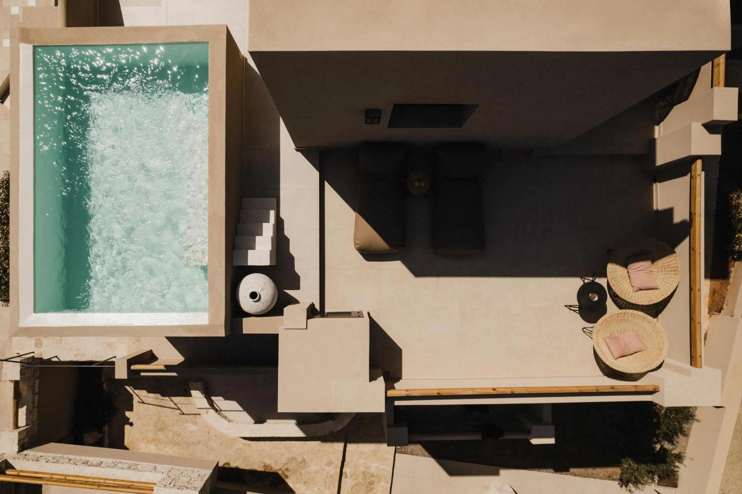 Swimming pool in Momi Slow Living Hotel