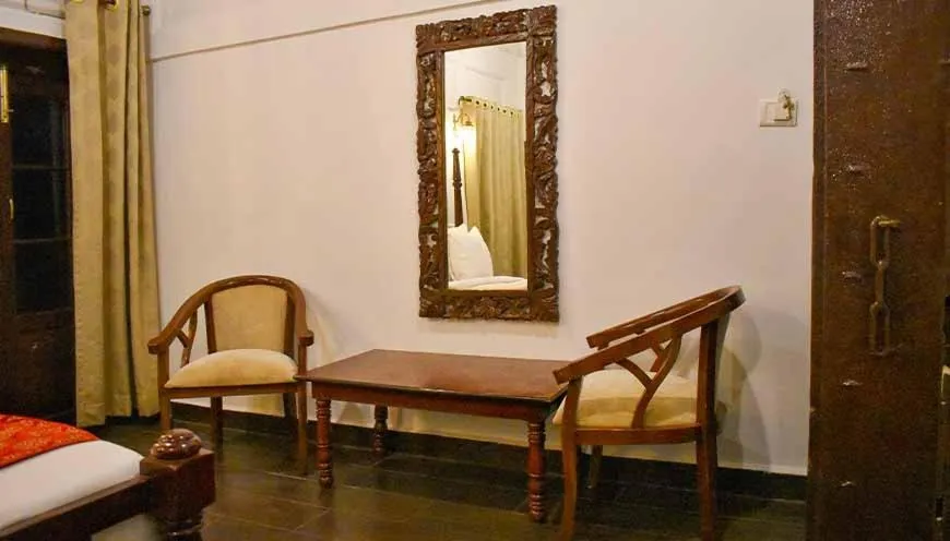 Bed in WelcomHeritage Badi Kothi