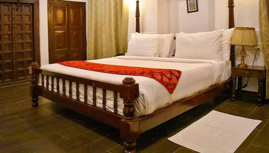 Bed in WelcomHeritage Badi Kothi