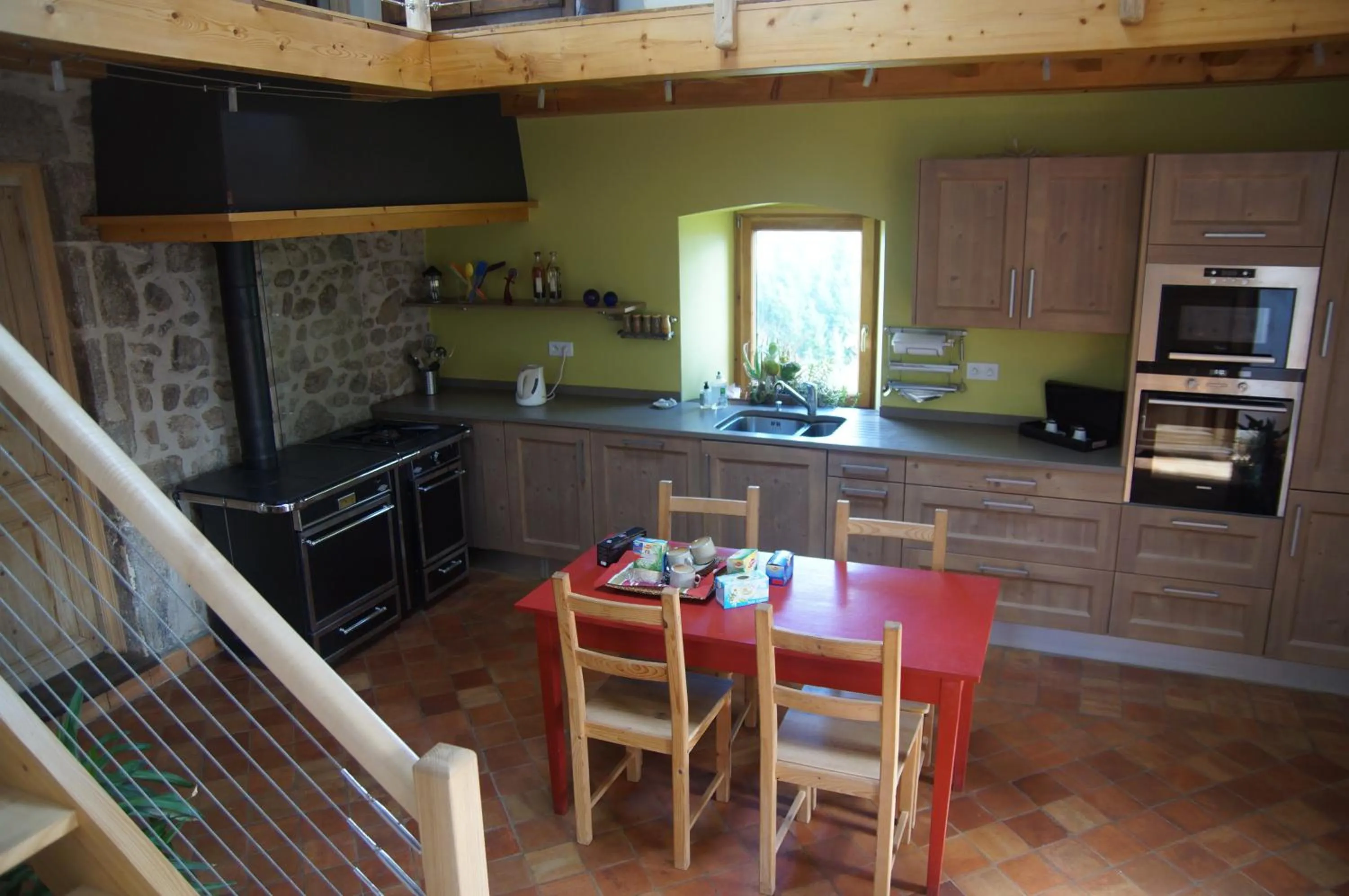 Kitchen or kitchenette in Le Grand Noë